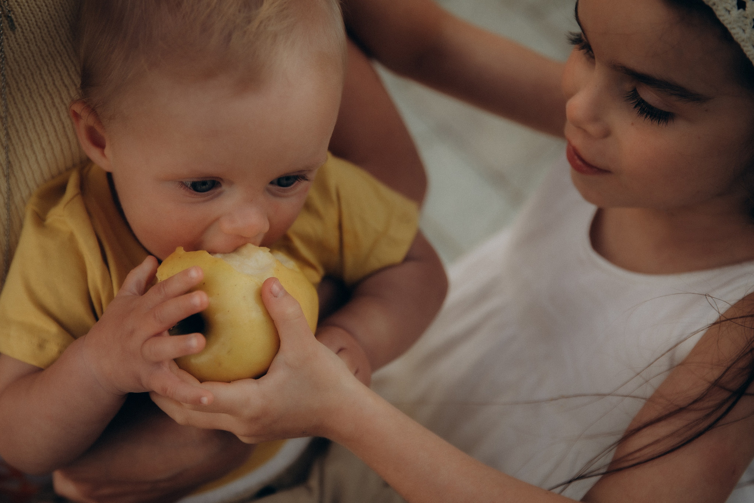 Прогулка с Яблочным перекусом. Фотограф  Челябинск Варвара Шарапова