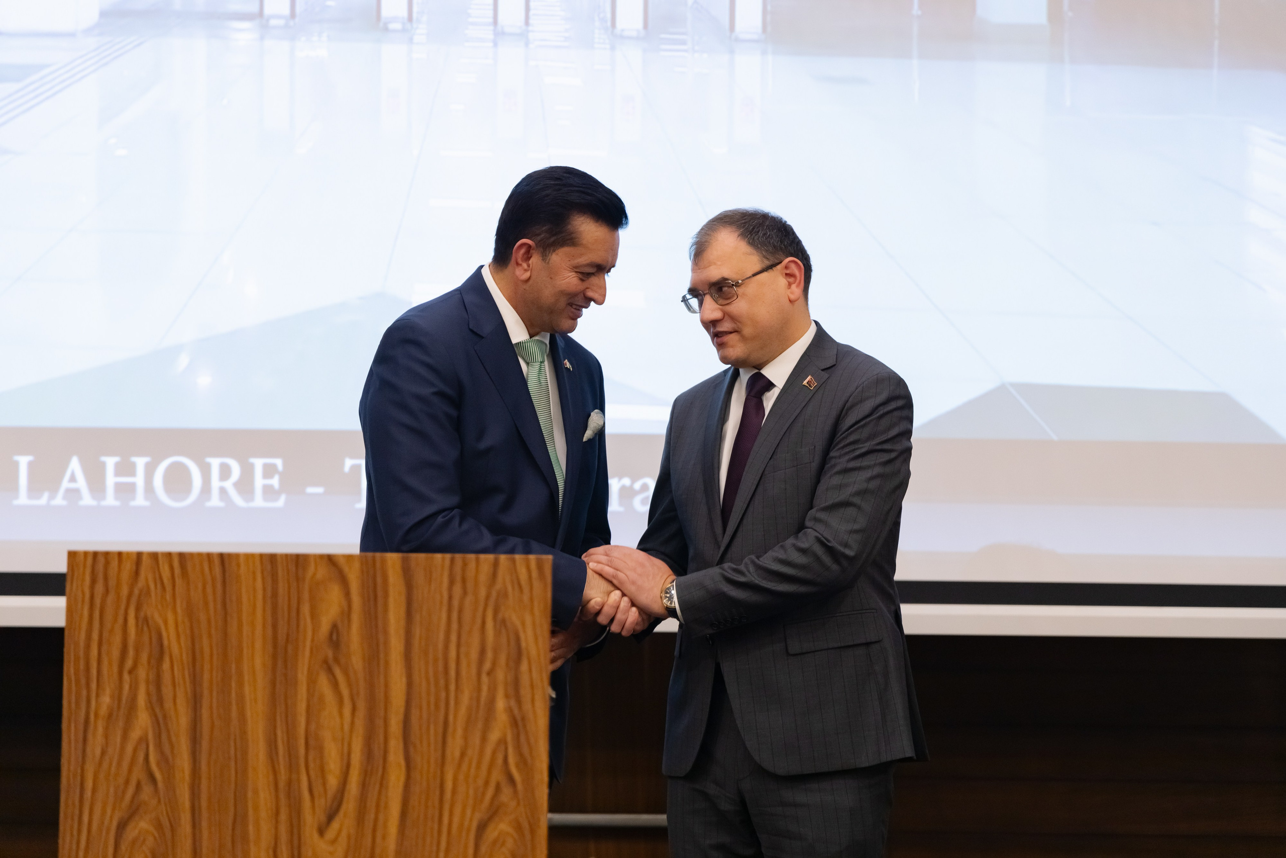 Фотосъемка делегации Пакистана в Беларуси в отеле Марриотт. Свадебный фотограф в Минске/Беларуси Сергей Спиридонов