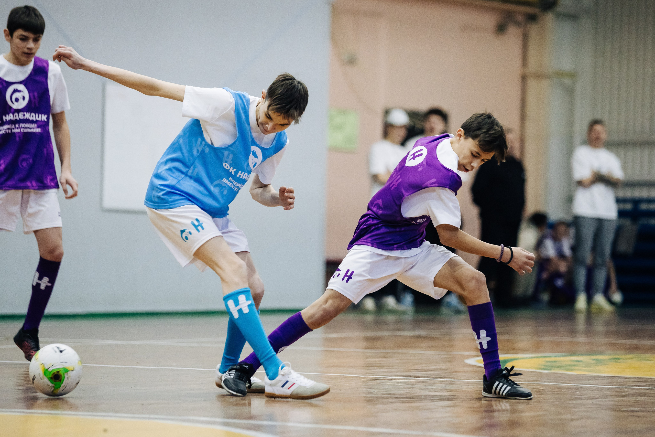 Турнир по футболу среди команд школ-интернатов Магнитогорска «Надеждик CUP» // 08.12.2024. Денис Прохоров Фотограф в г. Магнитогорск