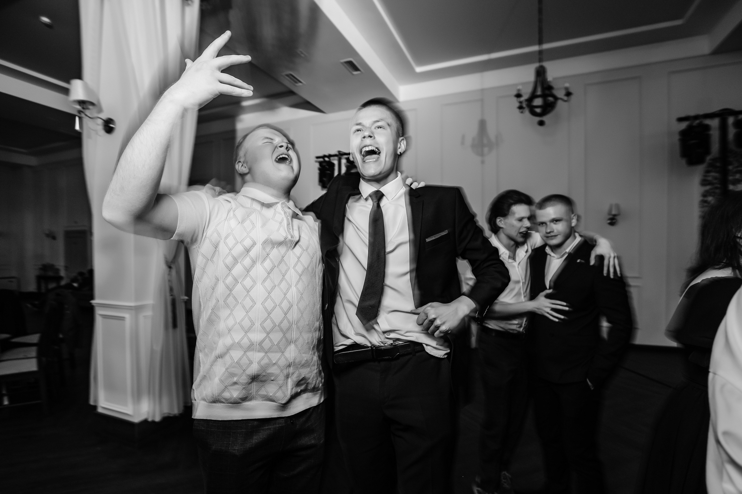 Выпускной Гимназия 1. Роман Урумбаев фотограф Нижневартовск