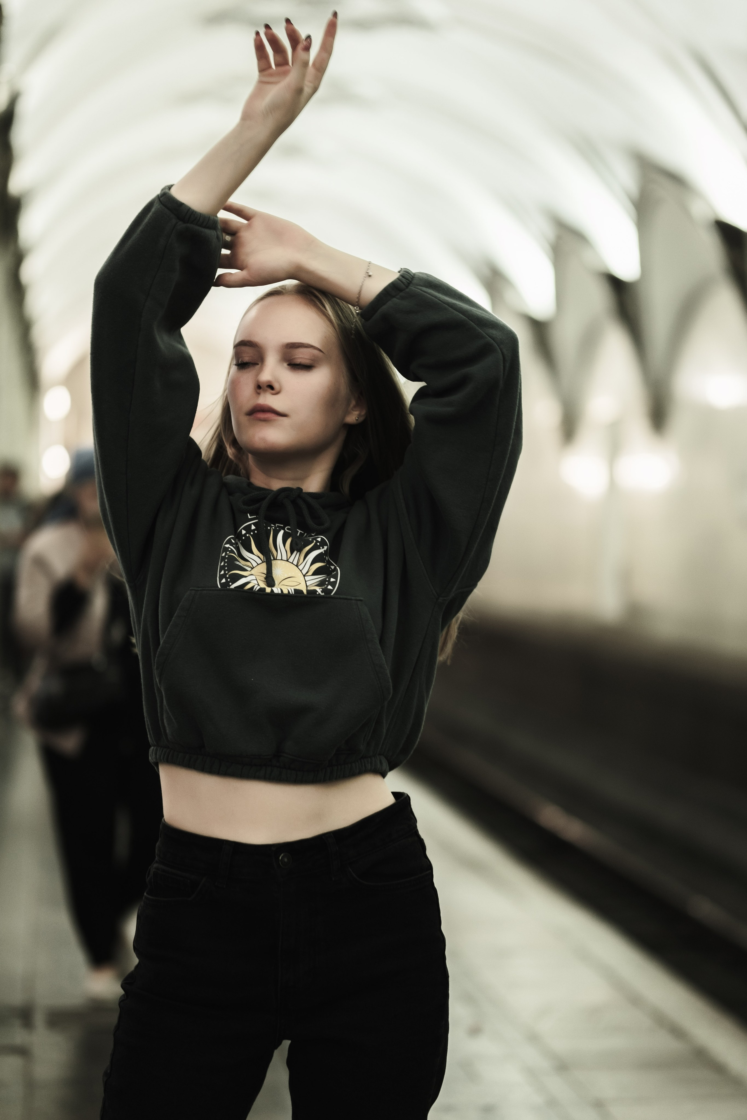 Жанна с Катей в метро. Фотограф в Москве Максим Скоробогатов