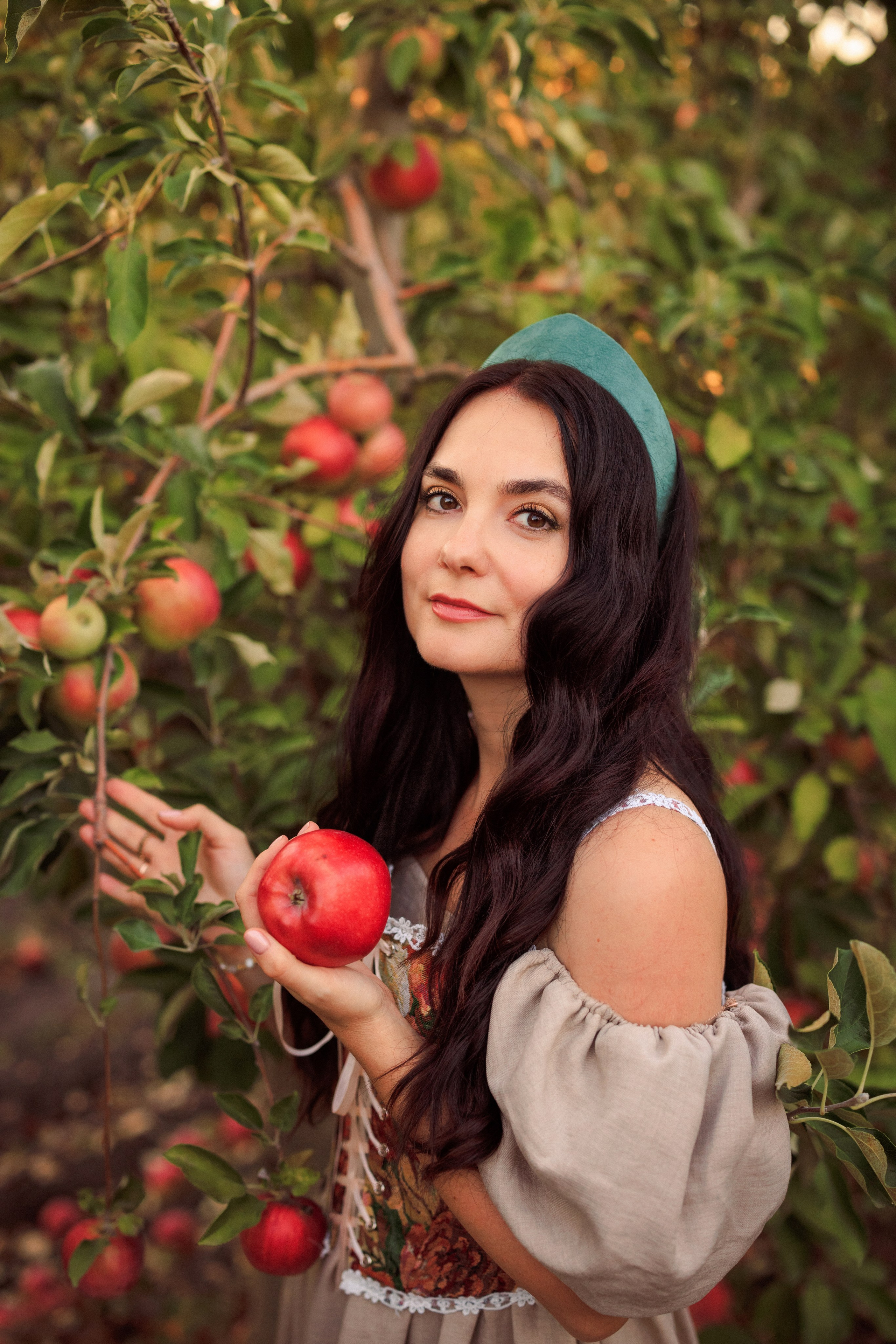 Семейная фотосессия в Яблоневом саду. Семейный и детский фотограф в Краснодаре Анна Трашкова
