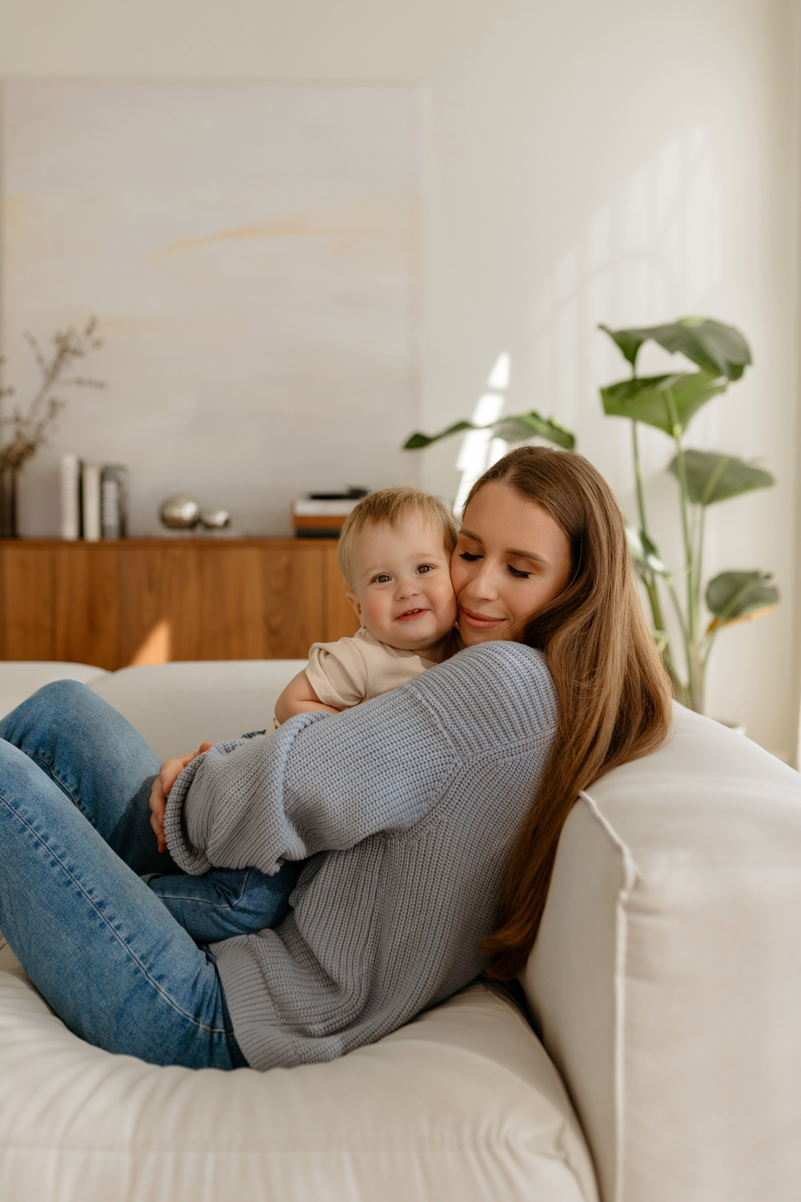 Семейная фотосессия в студии. Сестры Карабаза. Фотографы и ретушеры в Москве и Санкт-Петербурге