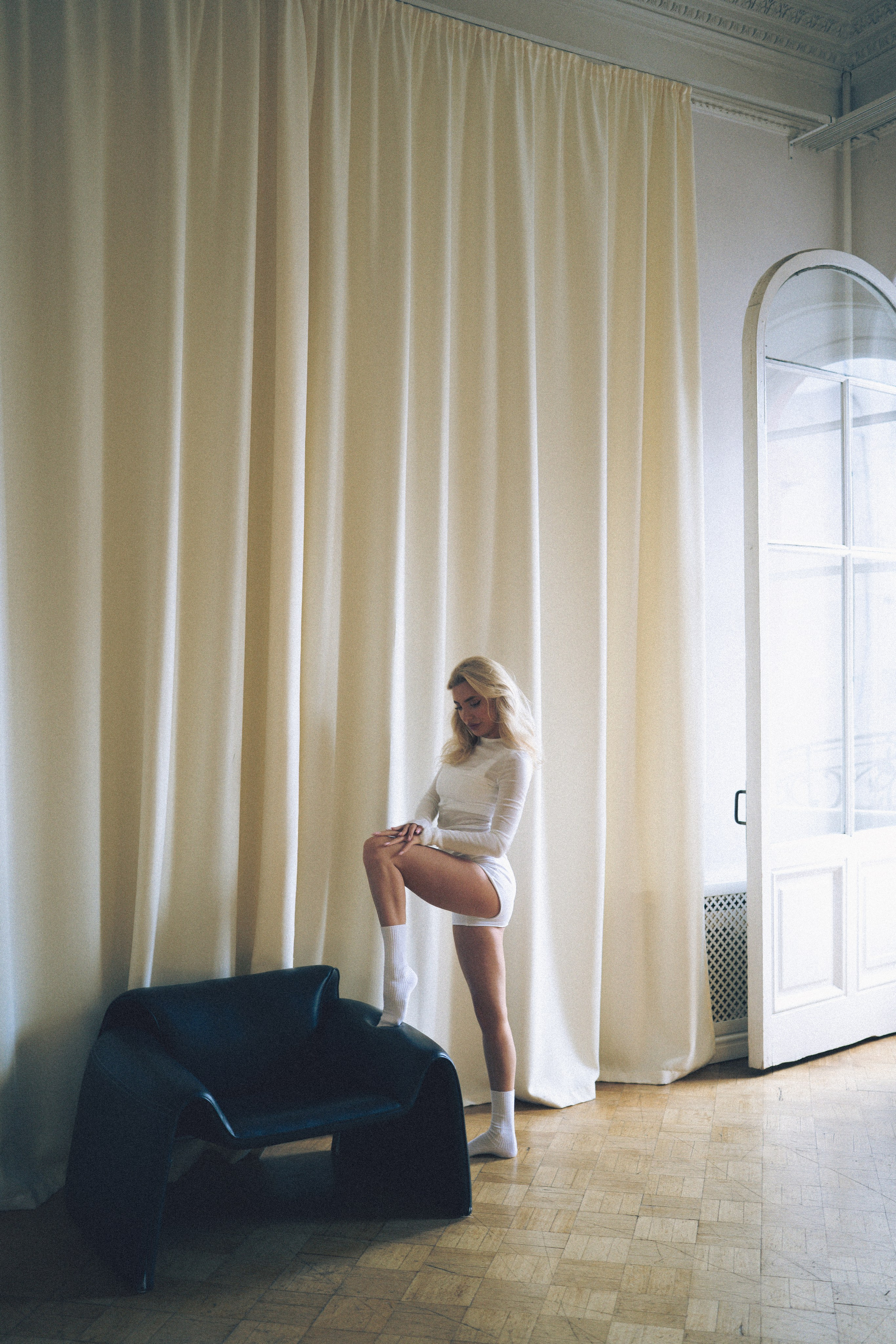 МИНИМАЛИЗМ В СТУДИИ НА ЧЕРНЫШЕВСКОЙ В СТУДИИ С БАЛКОНОМ. Профессиональный фотограф, Санкт-Петербург — Виктория Богомолова