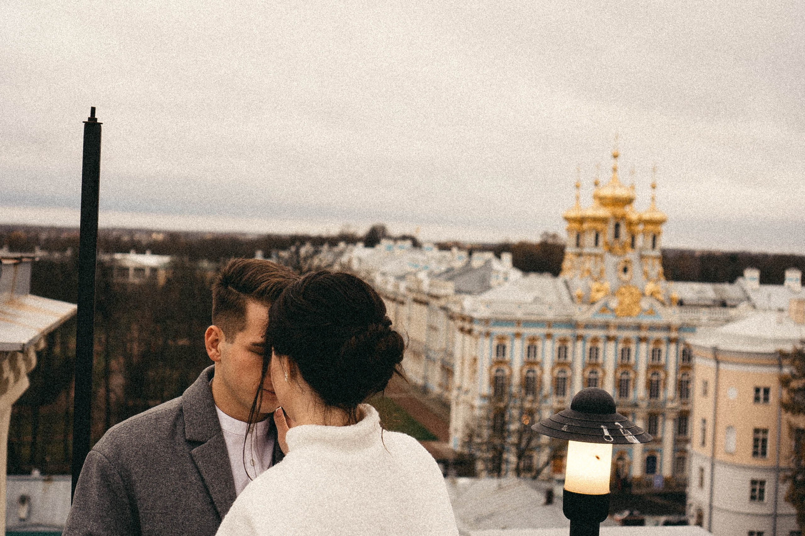 СВАДЕБНАЯ СЬЕМКА ПАРЫ В ГОРОДЕ ПУШКИН В ПАРКЕ ЕКАТЕРИНЕНСКОМ В НОЯБРЕ. Профессиональный фотограф, Санкт-Петербург — Виктория Богомолова