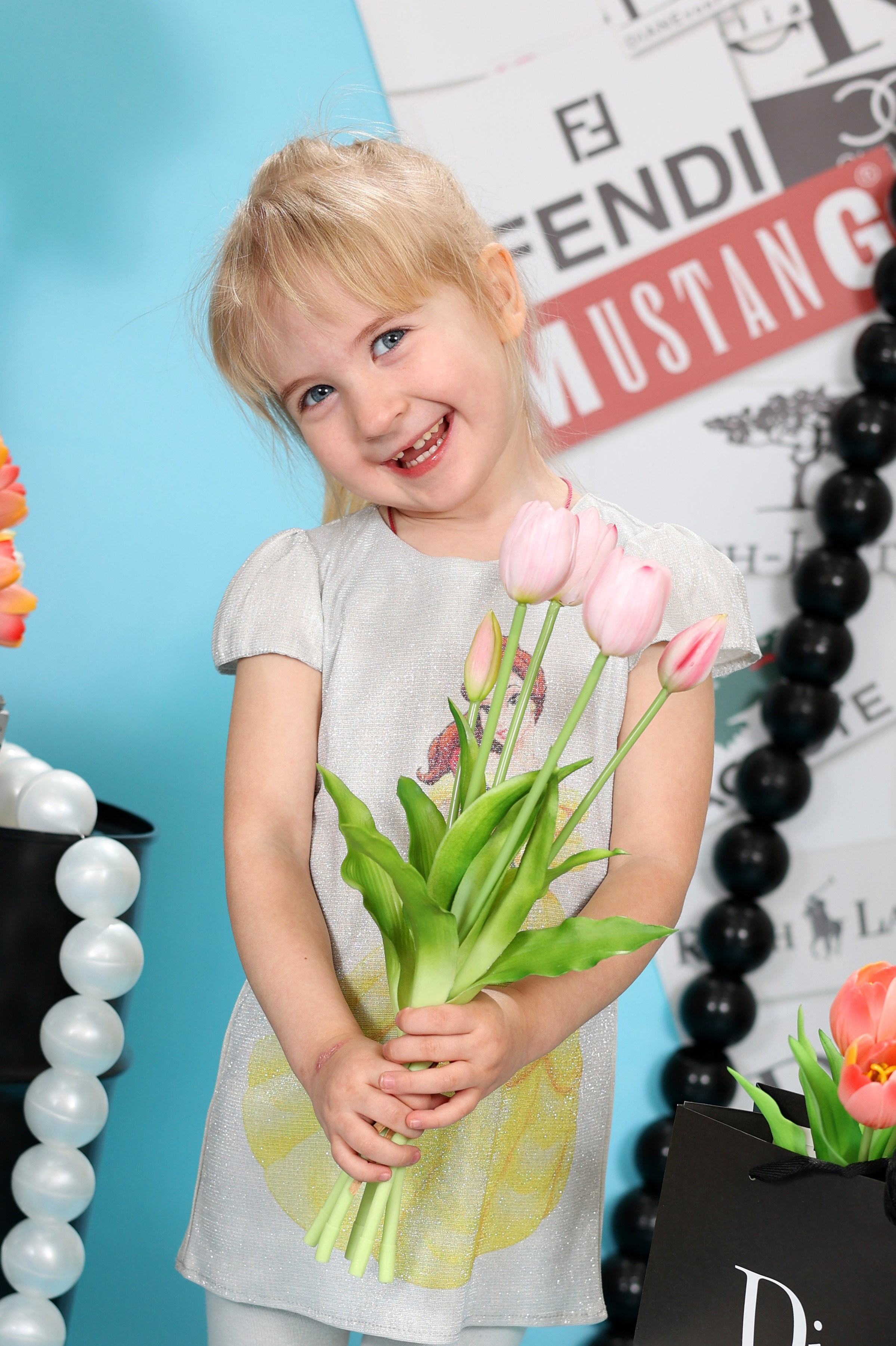 На стиле ФЭШН. Выпускные альбомы в Иваново в детский сад и школу. Александр и Светлана Янкины