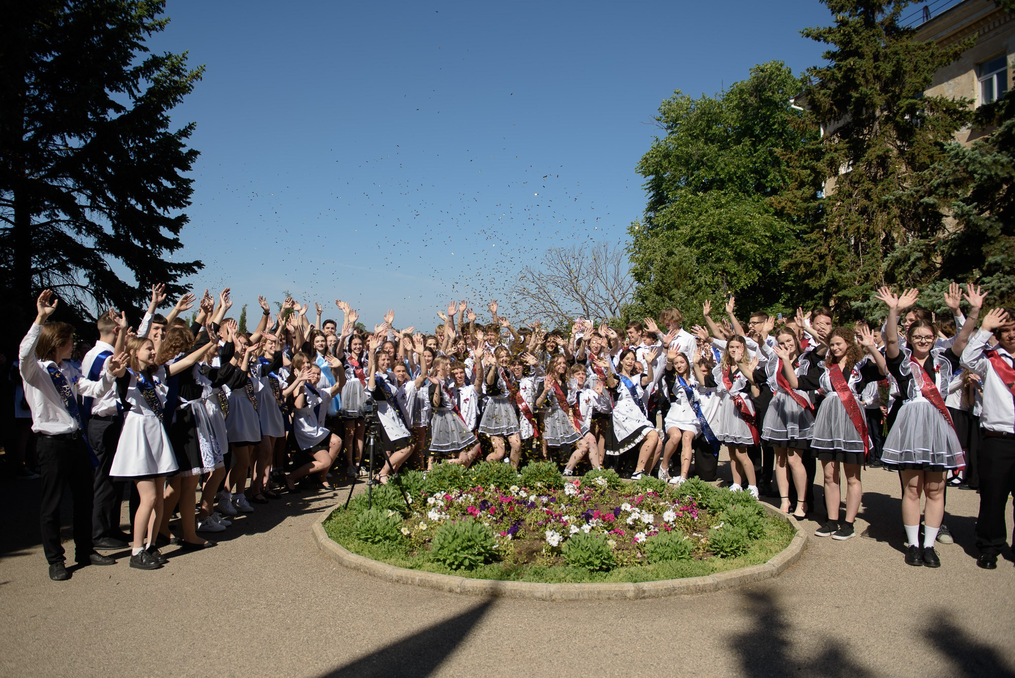 Последний звонок в Гимназии № 1, г. Севастополь. Свадебный фотограф, фотосъемка в Крыму, Севастополе, Симферополе, Ялте