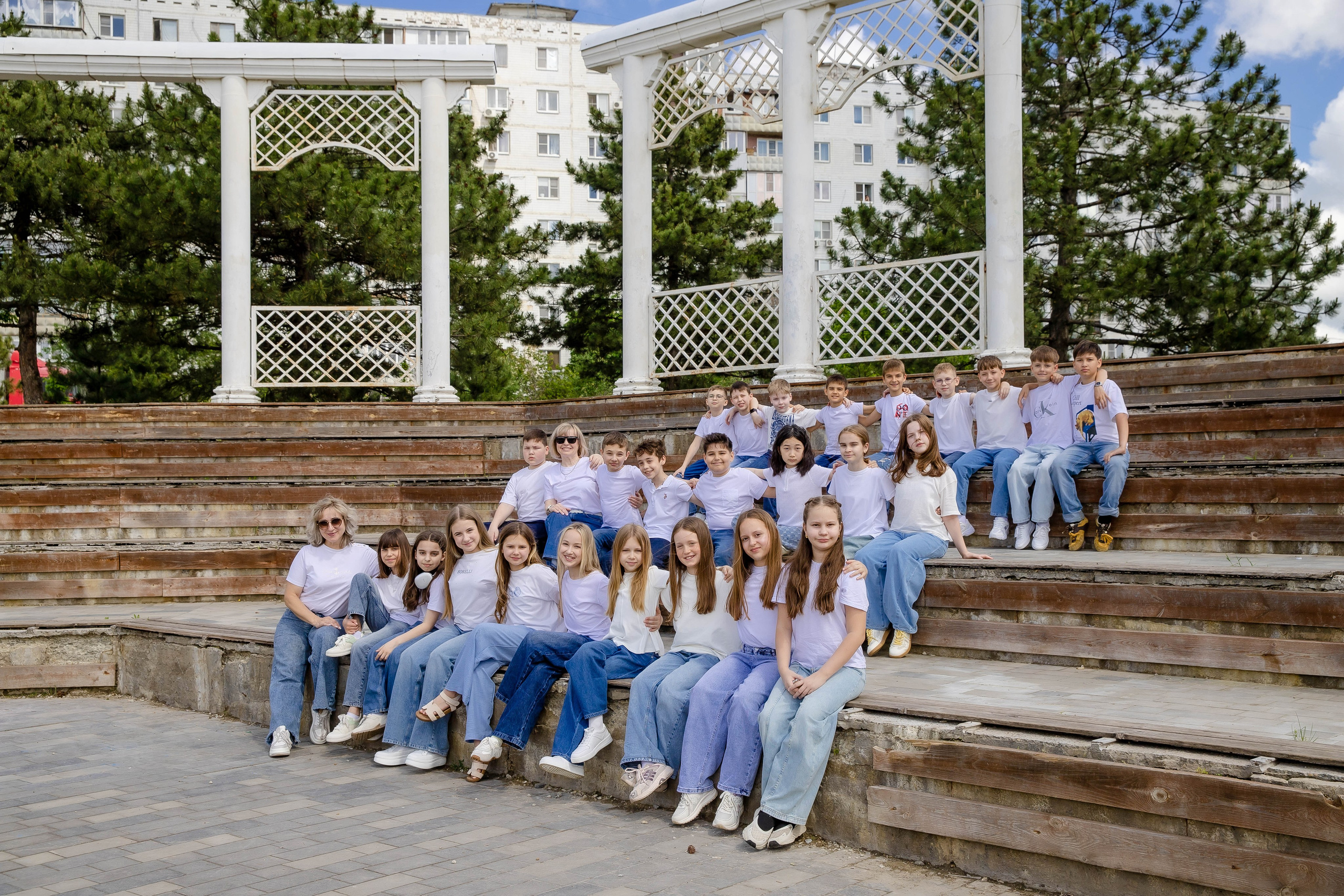 Фотосессия гимназии 118 в Парке Дружбы. Современные Выпускные Альбомы в Ростове-на-Дону