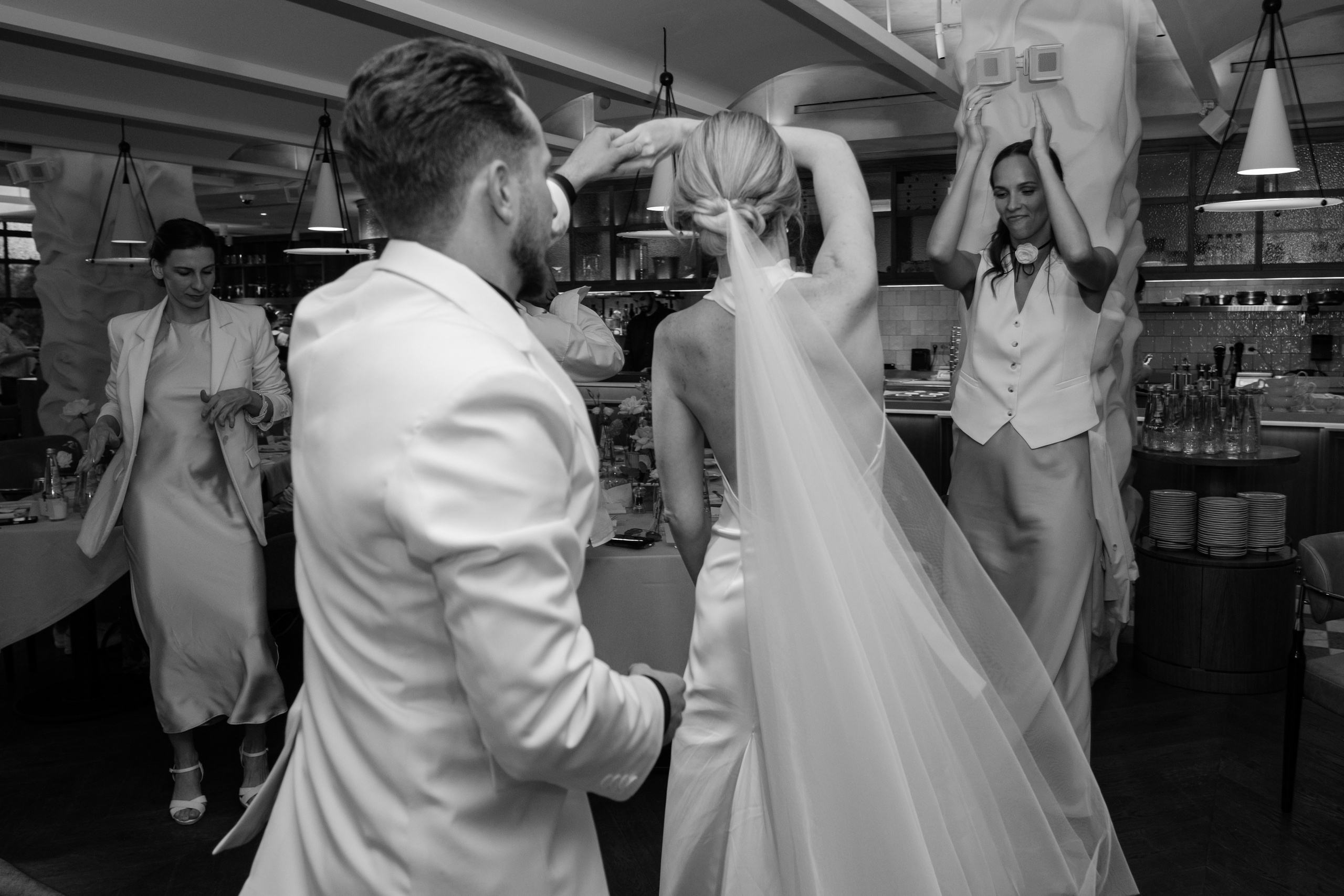 Alexander Alina. Wedding photographer