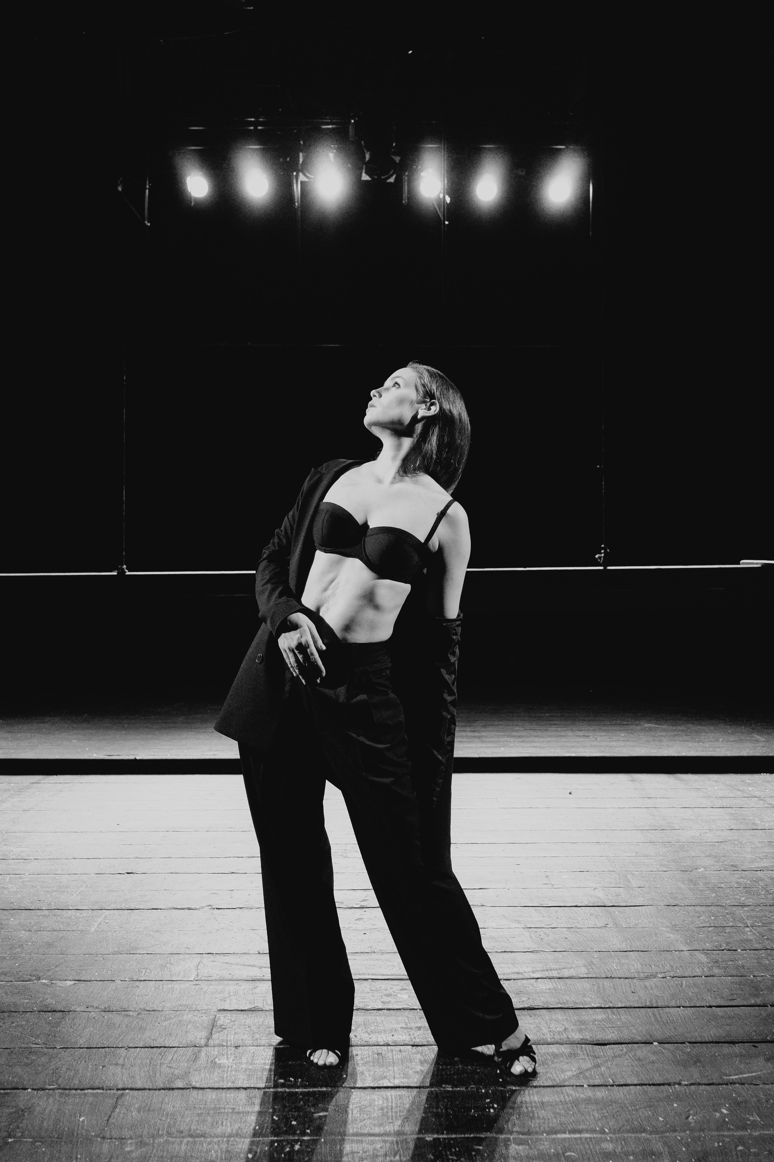 Настя — актриса театра и кино. Денис Марков — фотограф в Екатеринбурге