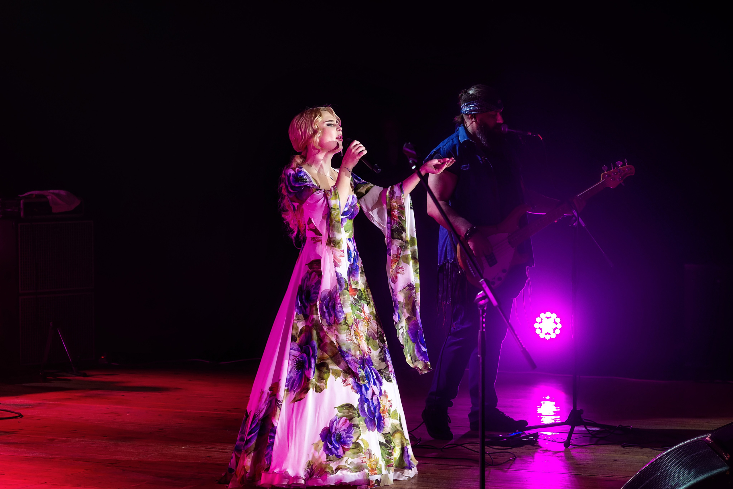 Концерт Пелагеи. Школьный, фэшн фотограф в Тюмени и в России Ирина Королева