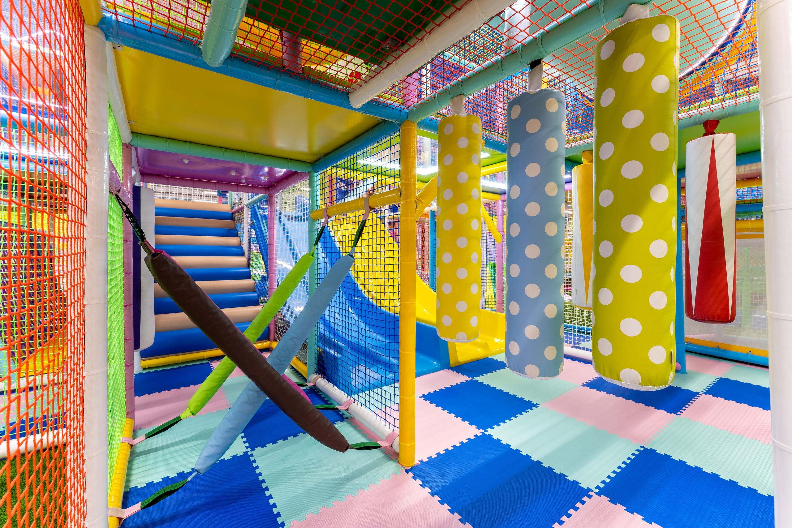 Парк развлечений Joki Joya Лефортово. Интерьерный фотограф Александра Солдатова