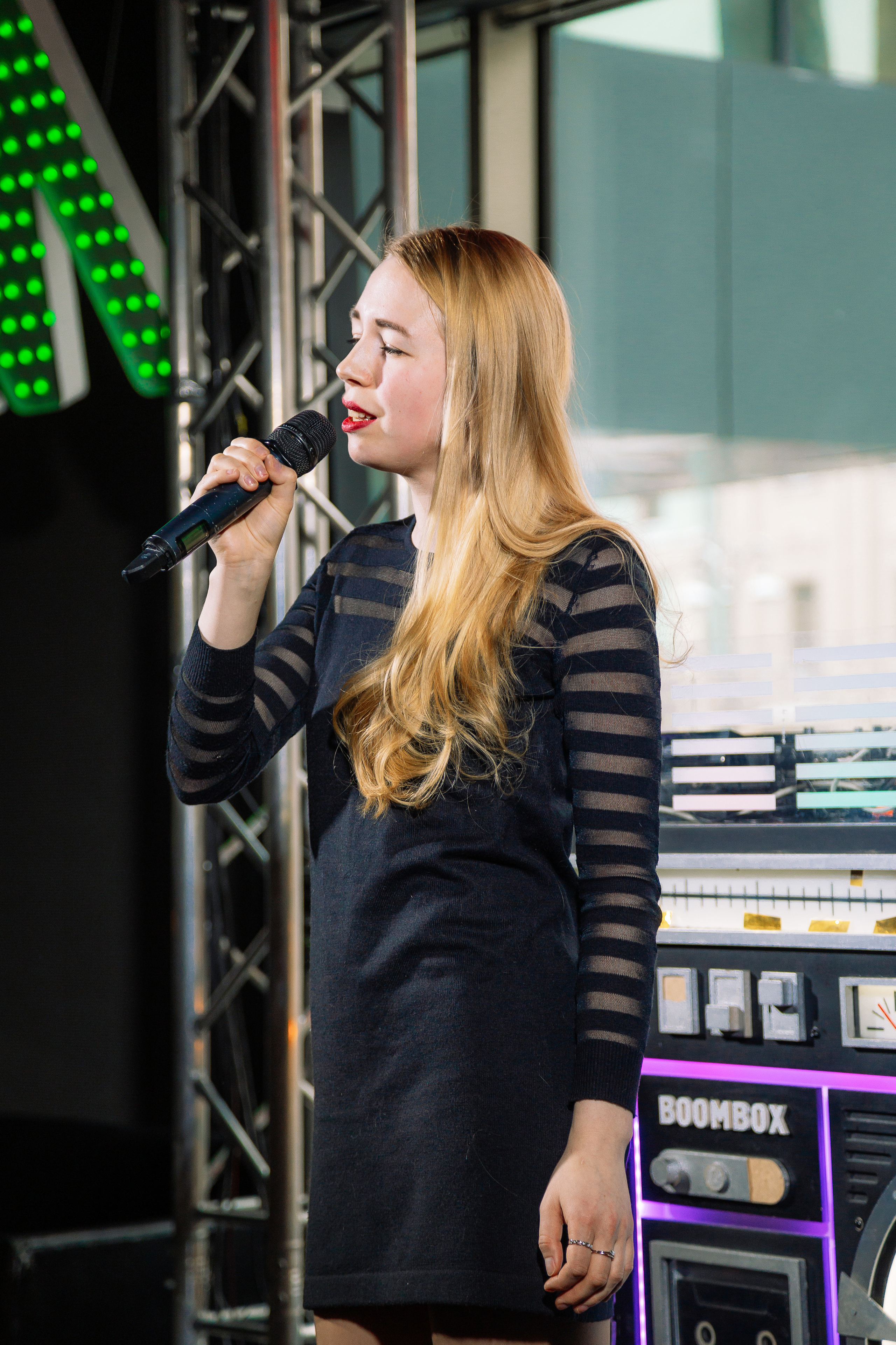 Руки в Верх бар. Свадебный Семейный Репортажный фотограф в Москве