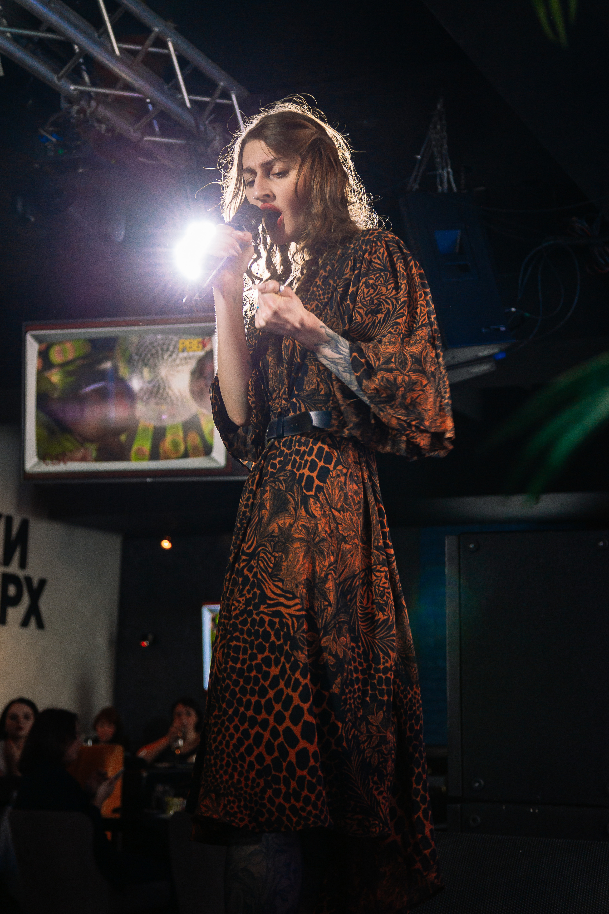 Руки в Верх бар. Свадебный Семейный Репортажный фотограф в Москве