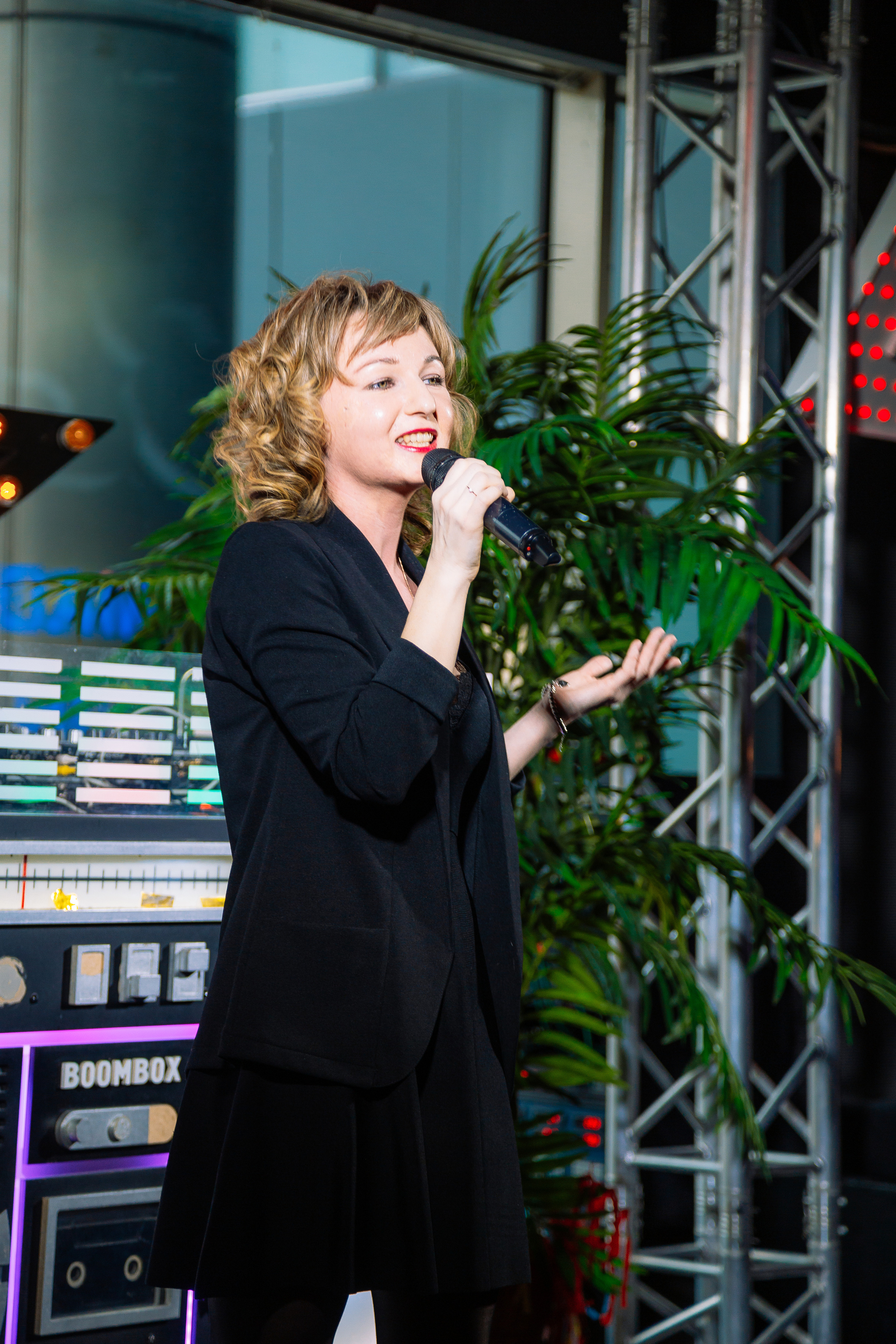 Руки в Верх бар. Свадебный Семейный Репортажный фотограф в Москве