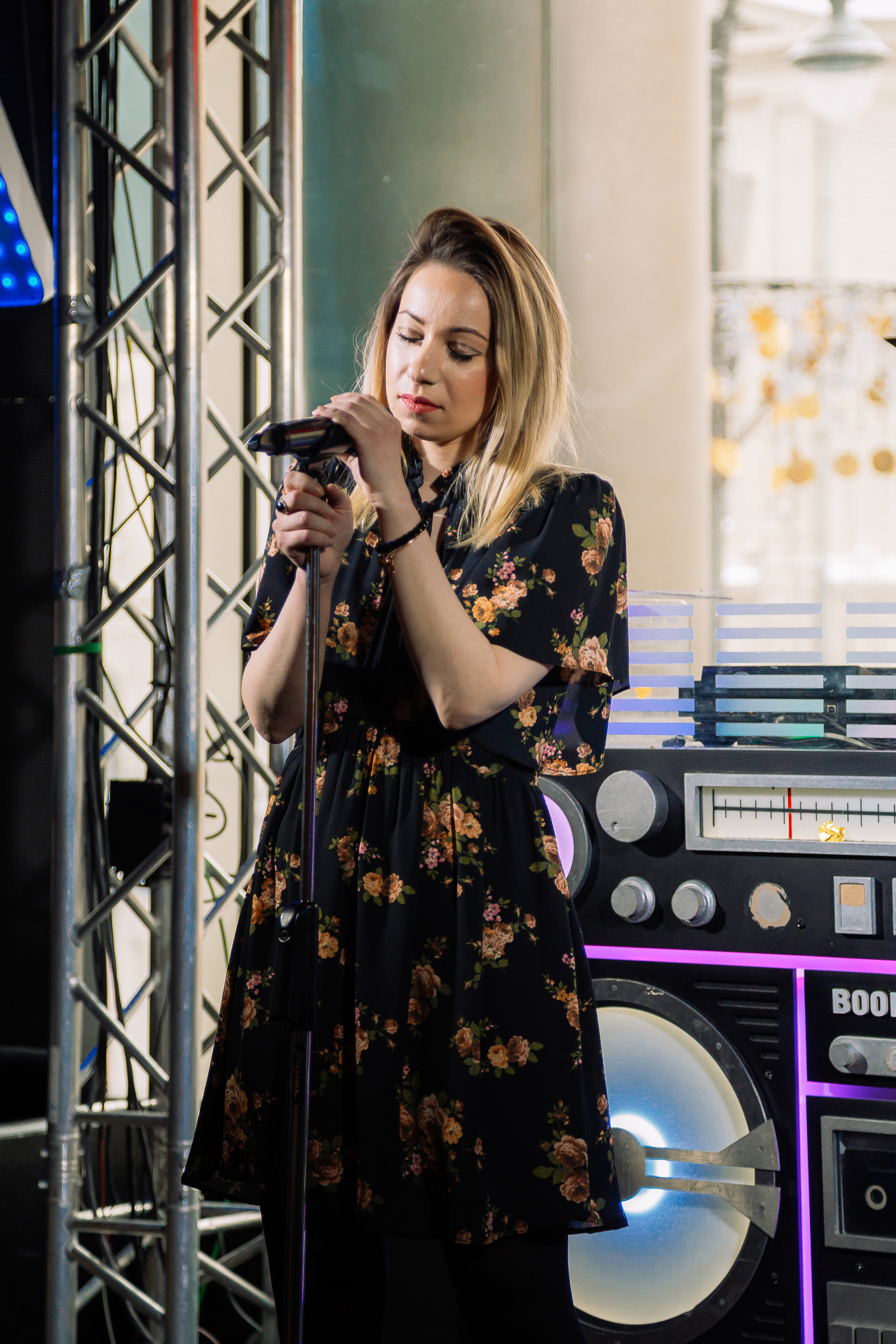 Руки в Верх бар. Свадебный Семейный Репортажный фотограф в Москве