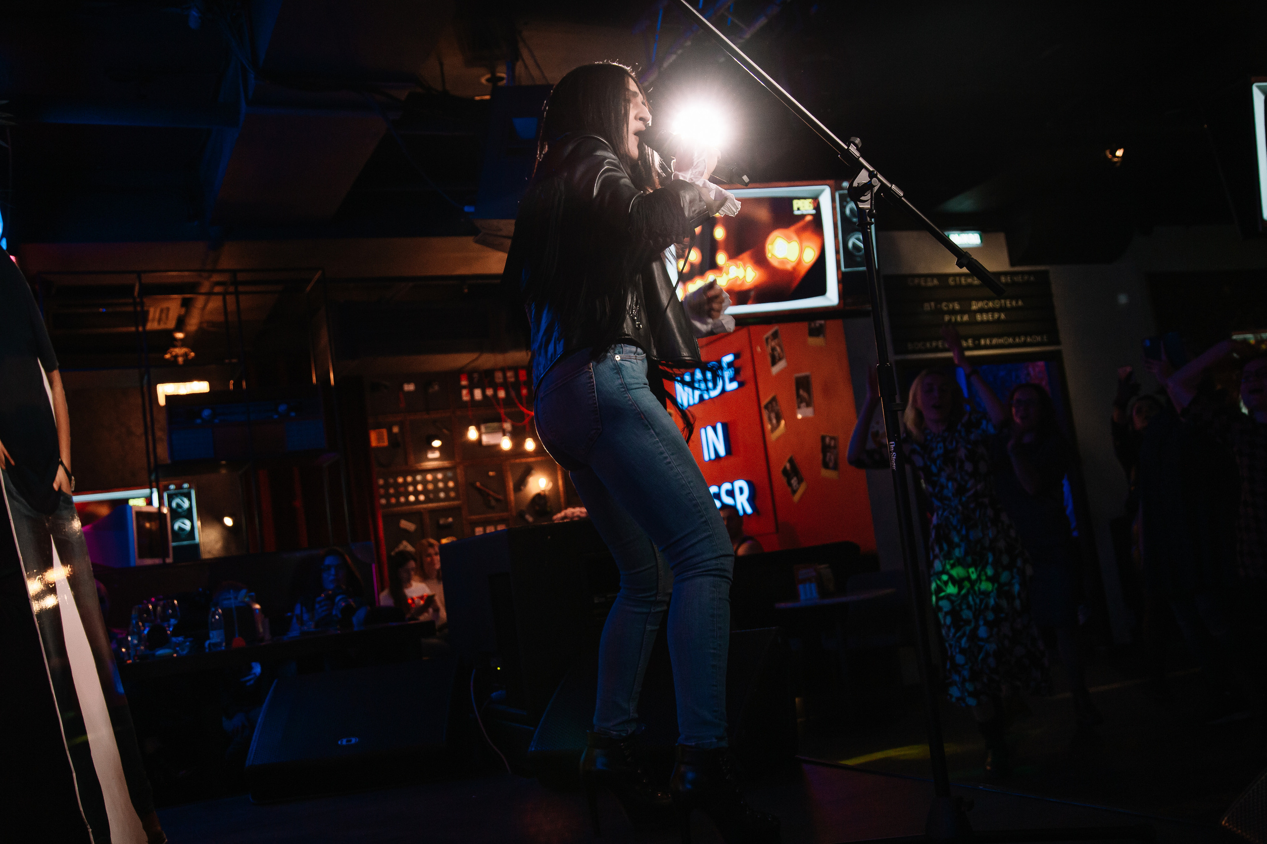 Руки в Верх бар. Свадебный Семейный Репортажный фотограф в Москве