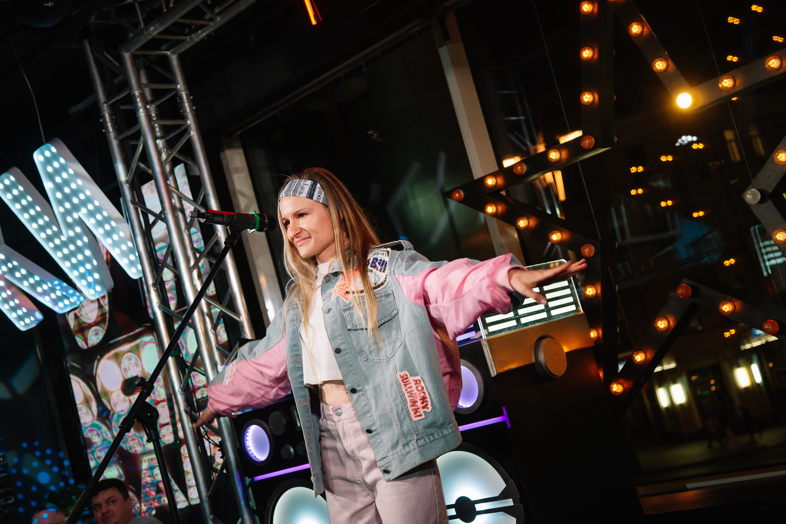 Руки в Верх бар. Свадебный Семейный Репортажный фотограф в Москве