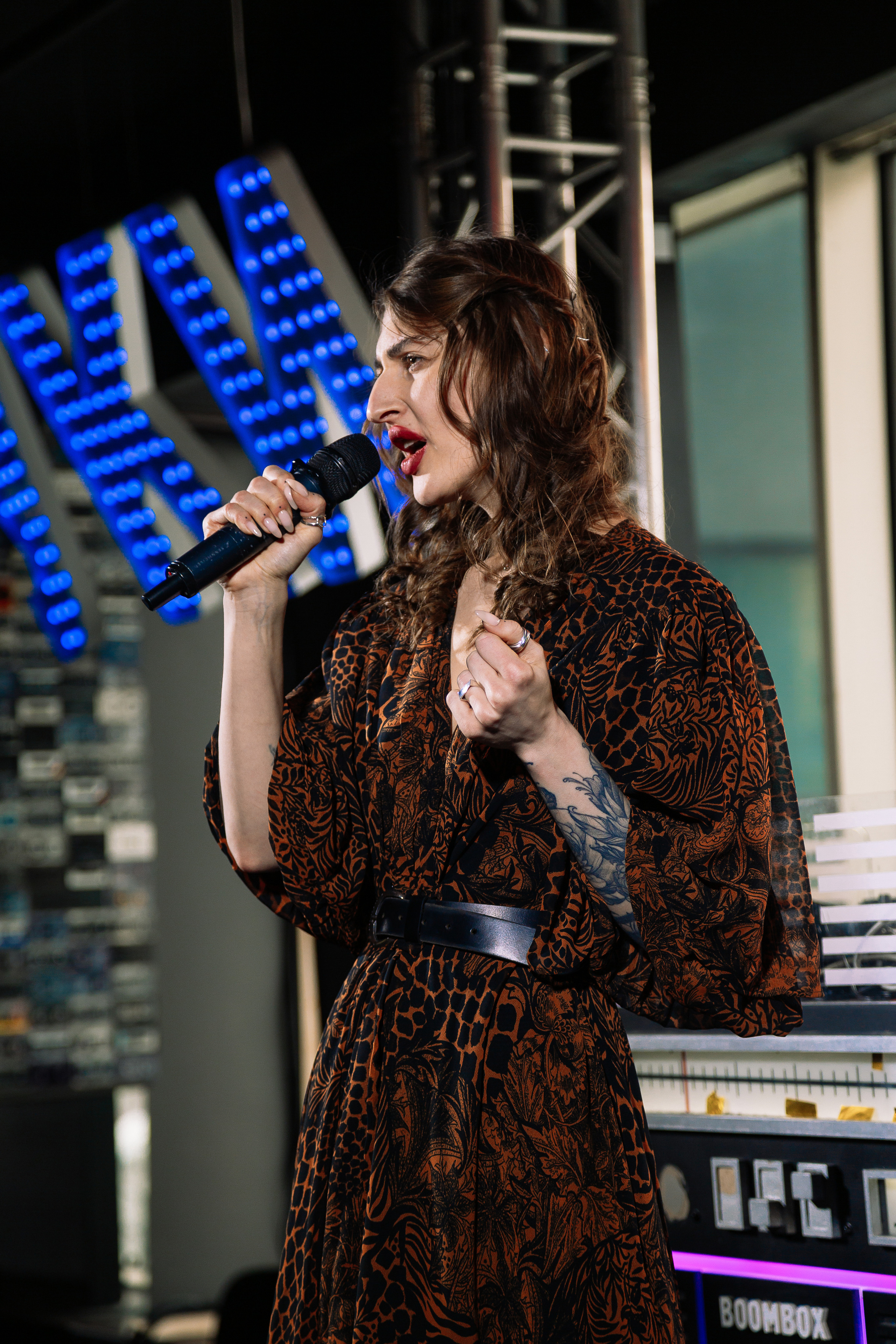 Руки в Верх бар. Свадебный Семейный Репортажный фотограф в Москве