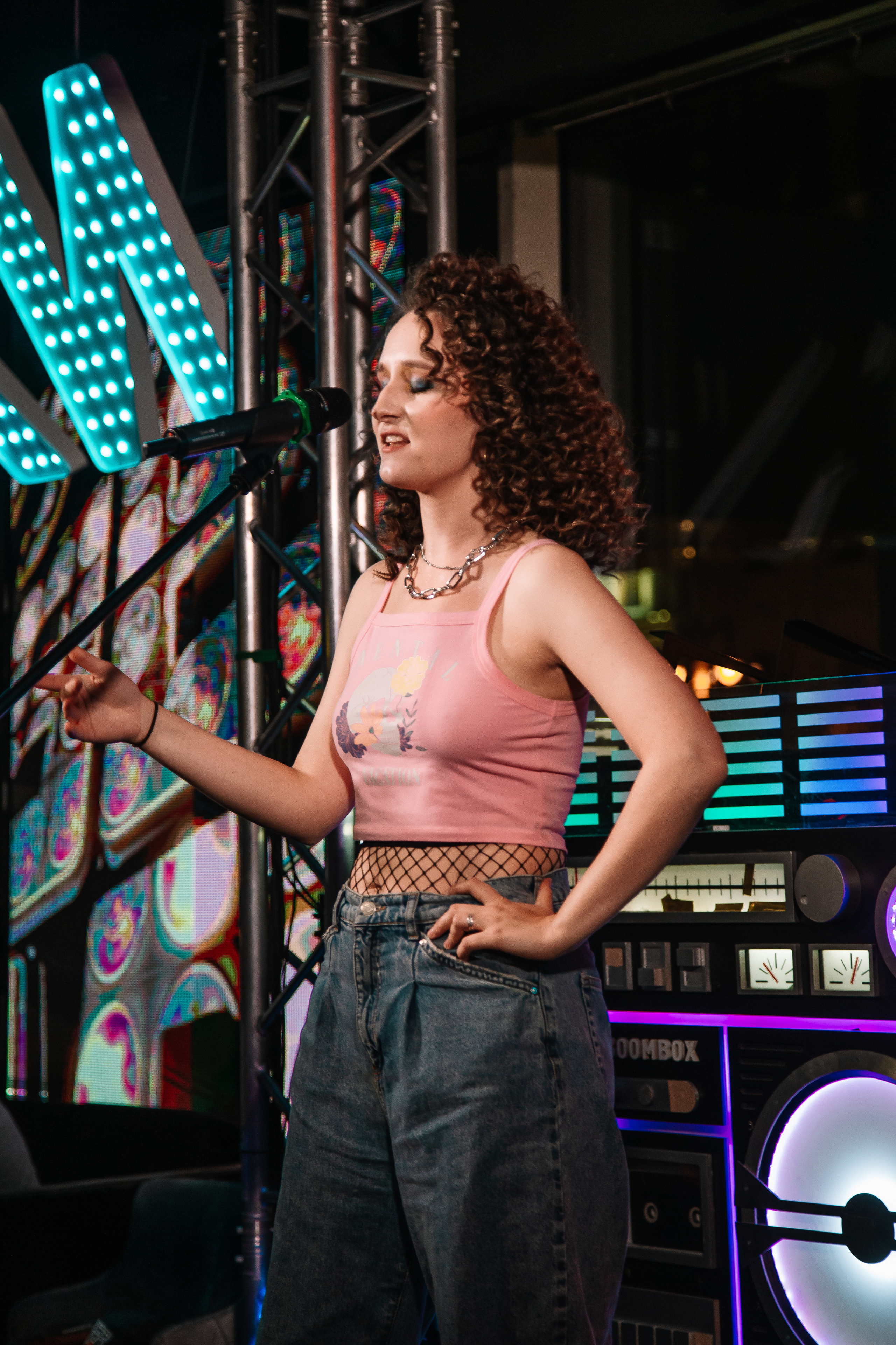 Руки в Верх бар. Свадебный Семейный Репортажный фотограф в Москве