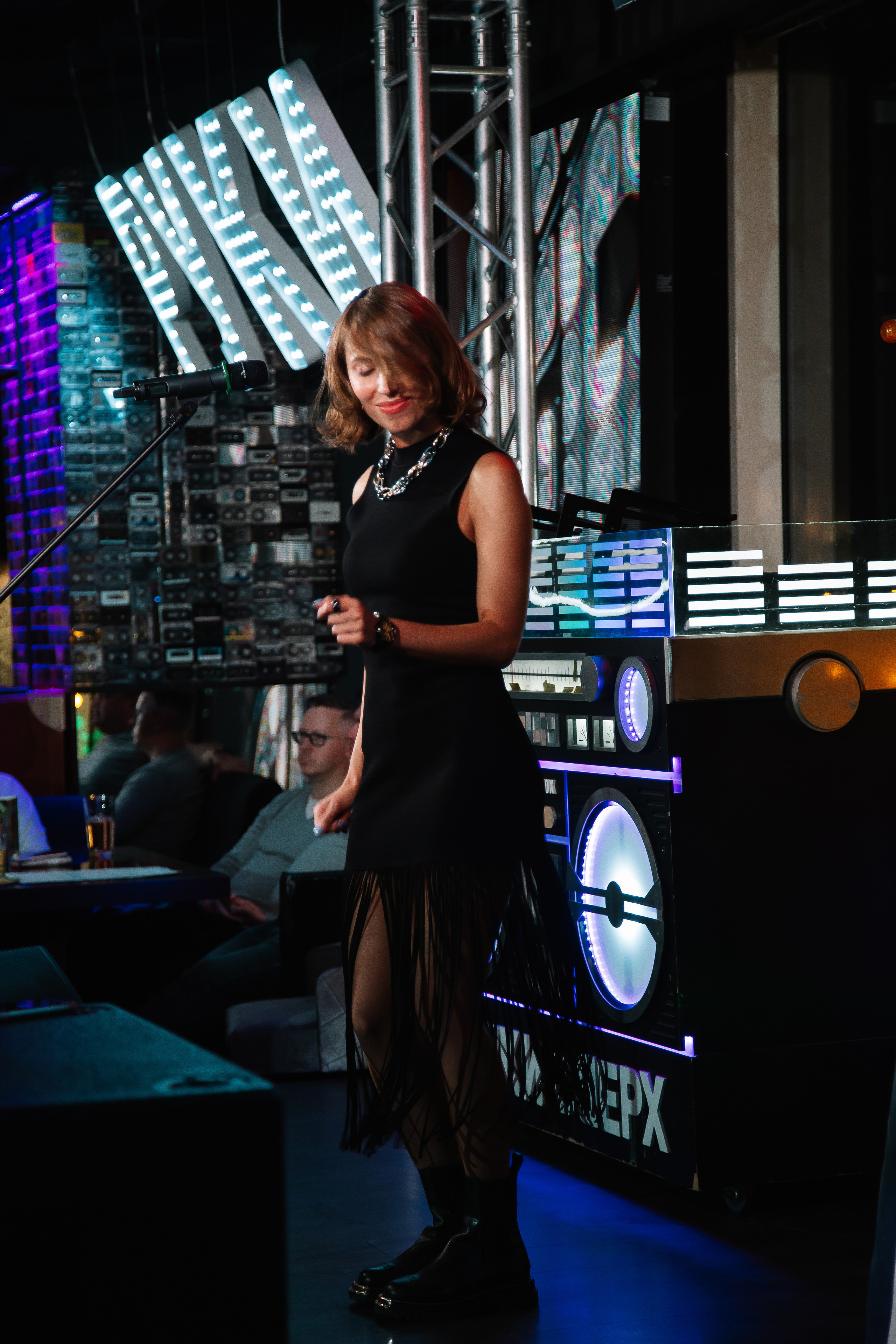 Руки в Верх бар. Свадебный Семейный Репортажный фотограф в Москве