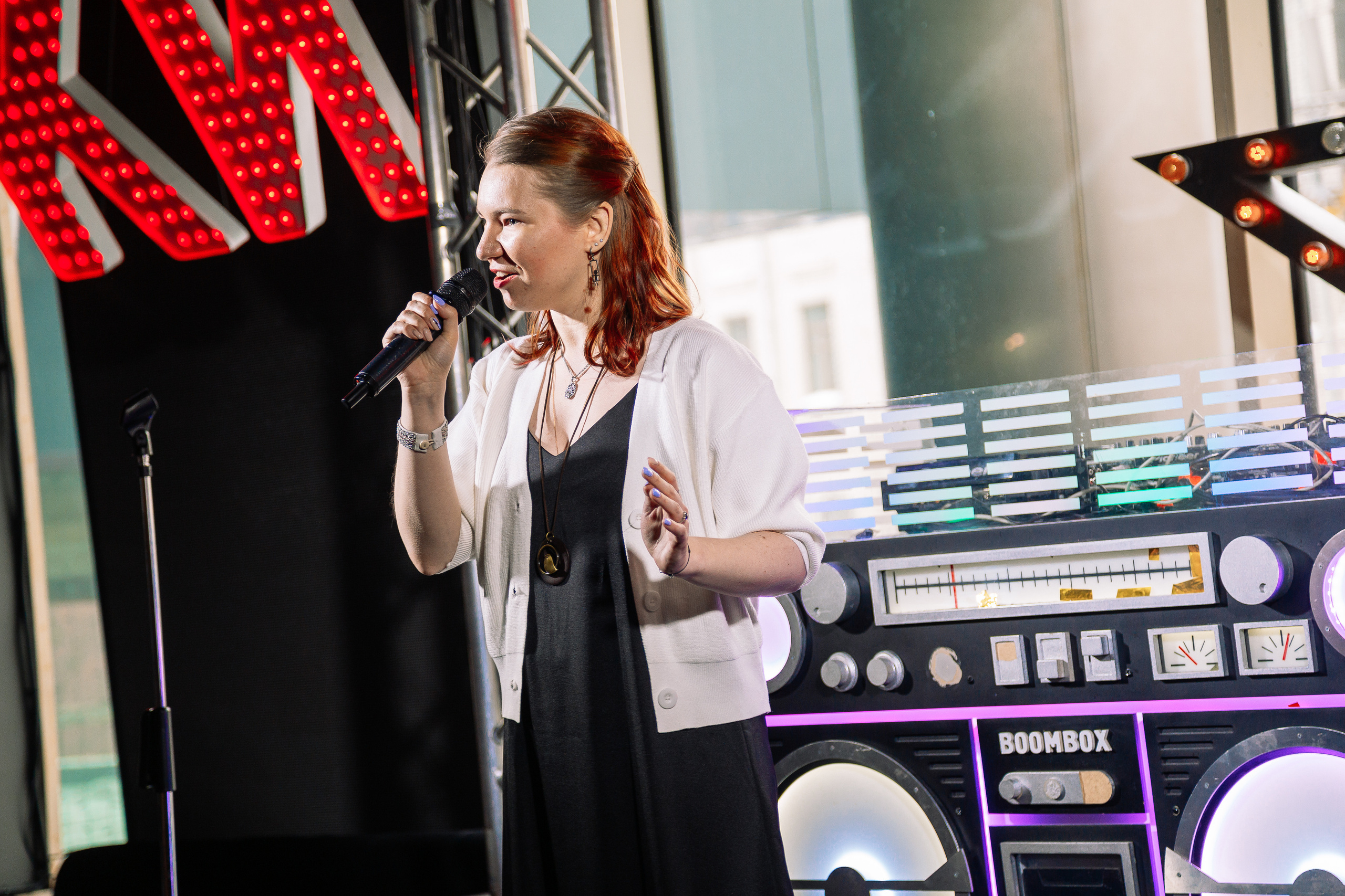 Руки в Верх бар. Свадебный Семейный Репортажный фотограф в Москве