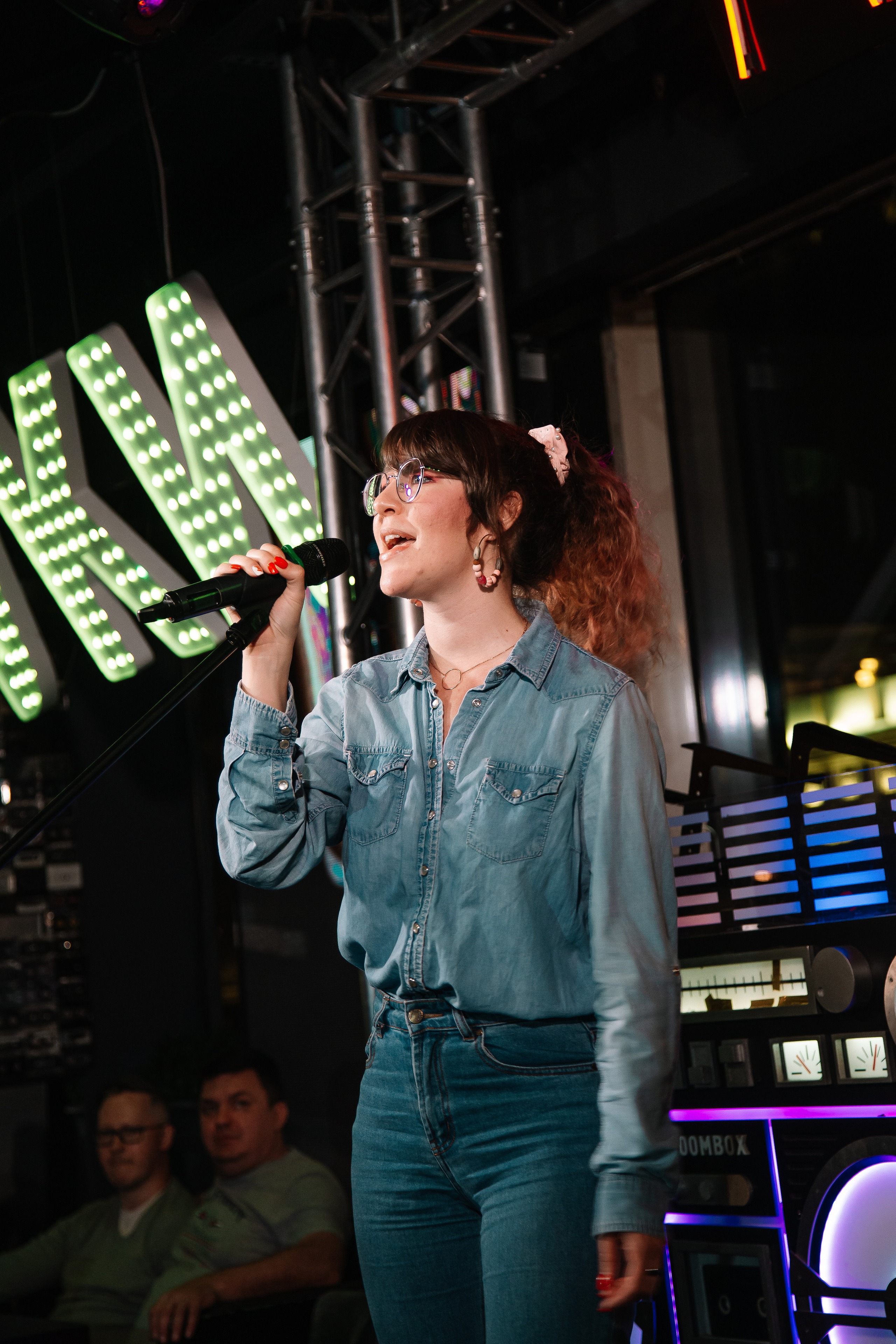 Руки в Верх бар. Свадебный Семейный Репортажный фотограф в Москве