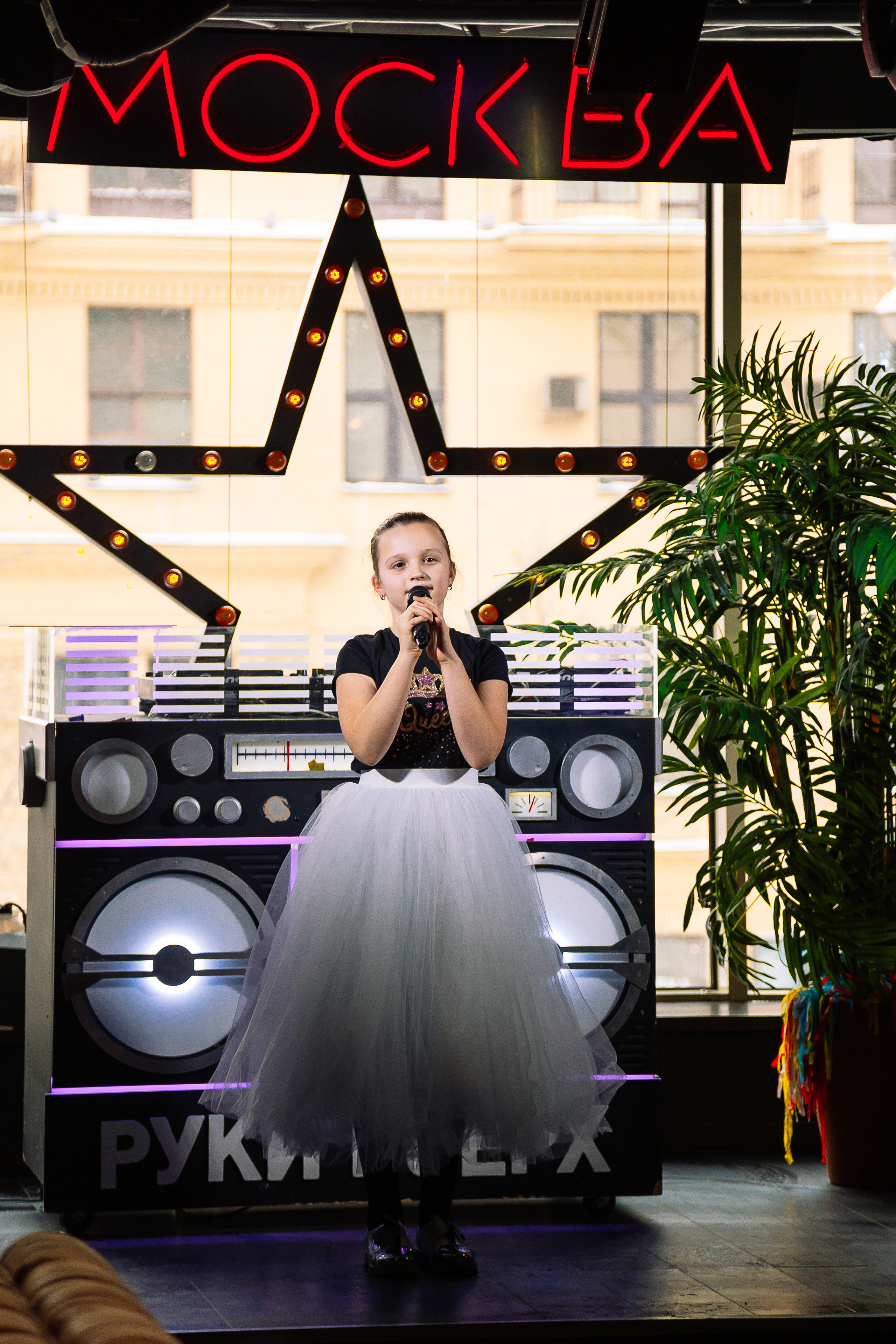 Руки в Верх бар. Свадебный Семейный Репортажный фотограф в Москве