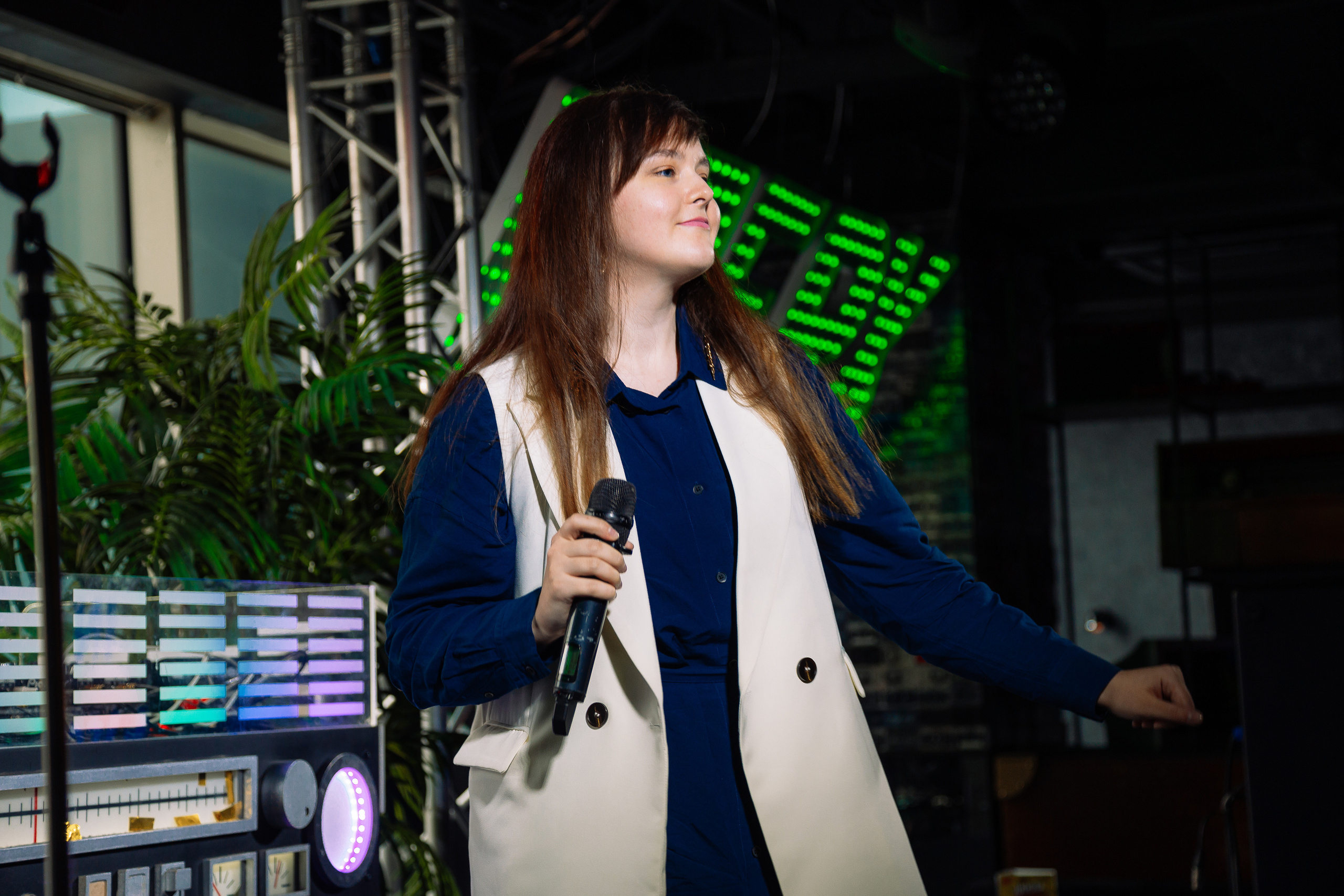 Руки в Верх бар. Свадебный Семейный Репортажный фотограф в Москве