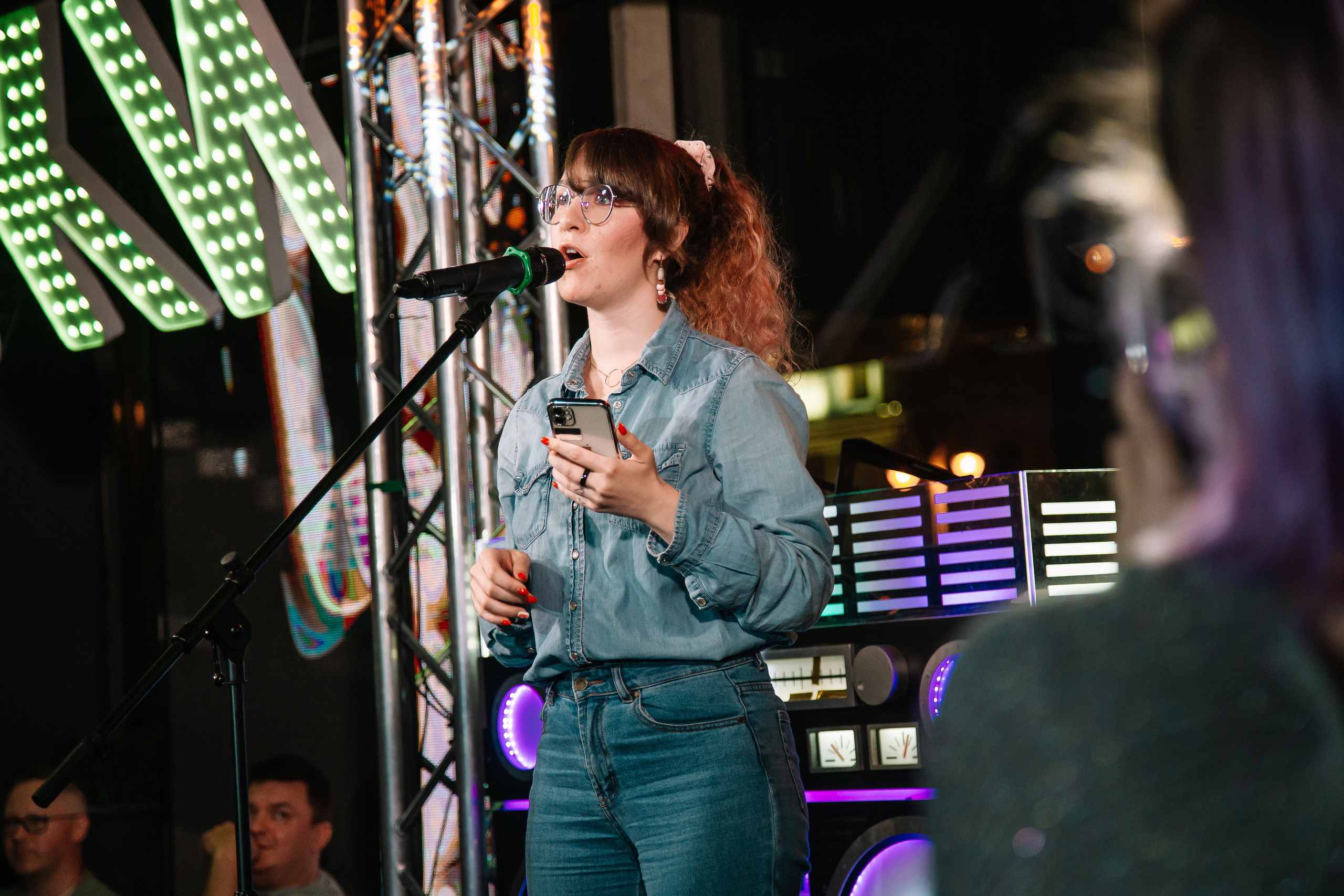 Руки в Верх бар. Свадебный Семейный Репортажный фотограф в Москве