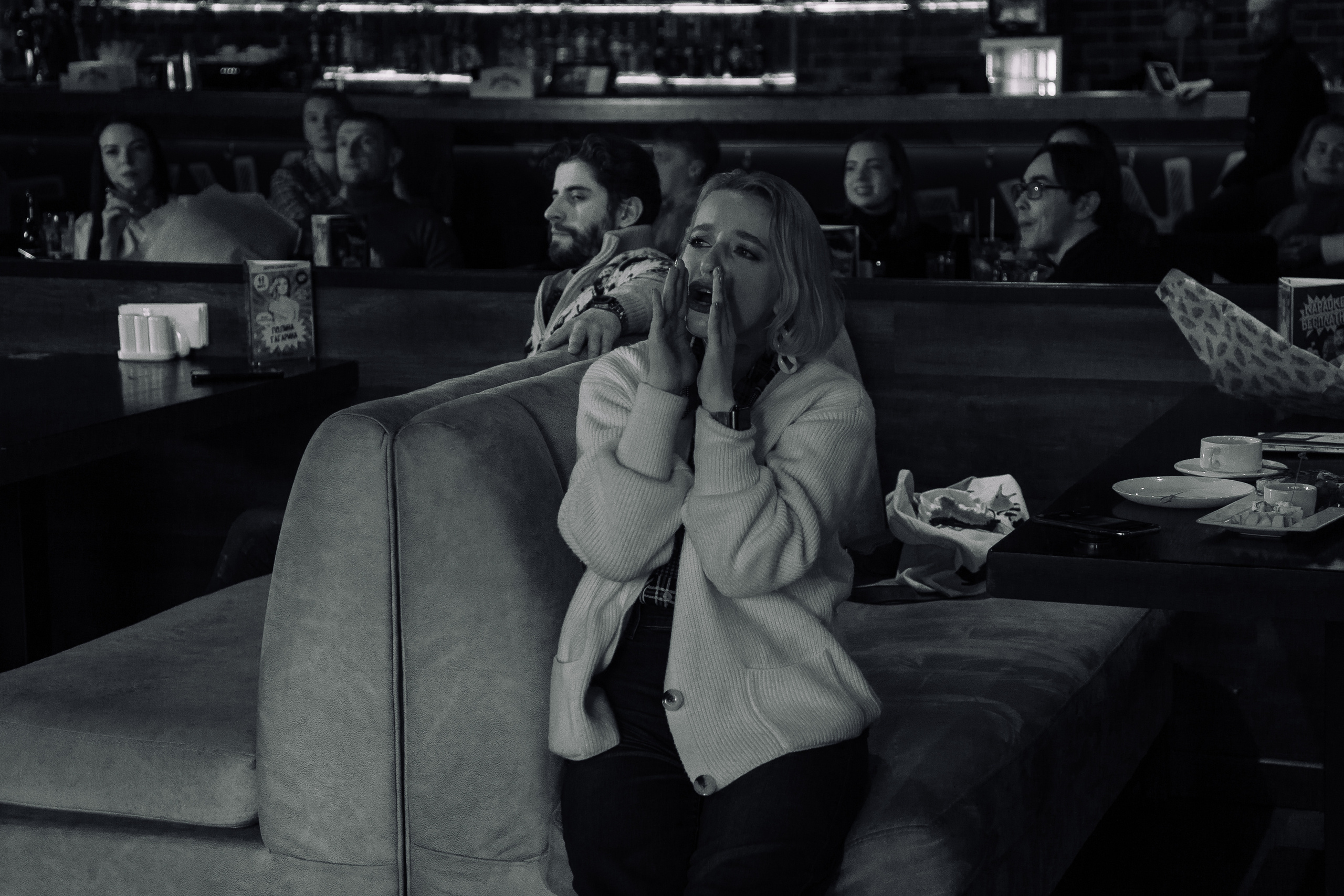 Руки в Верх бар. Свадебный Семейный Репортажный фотограф в Москве