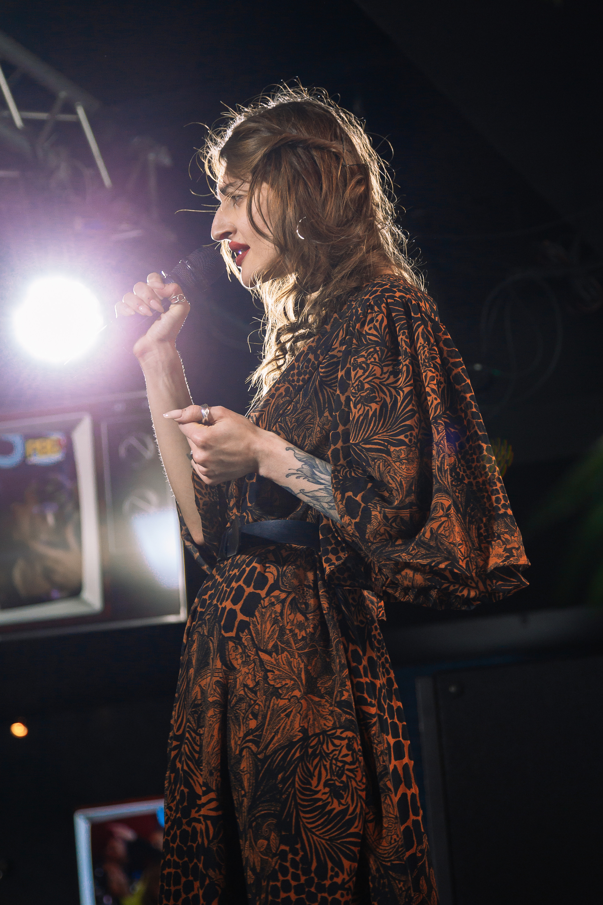 Руки в Верх бар. Свадебный Семейный Репортажный фотограф в Москве