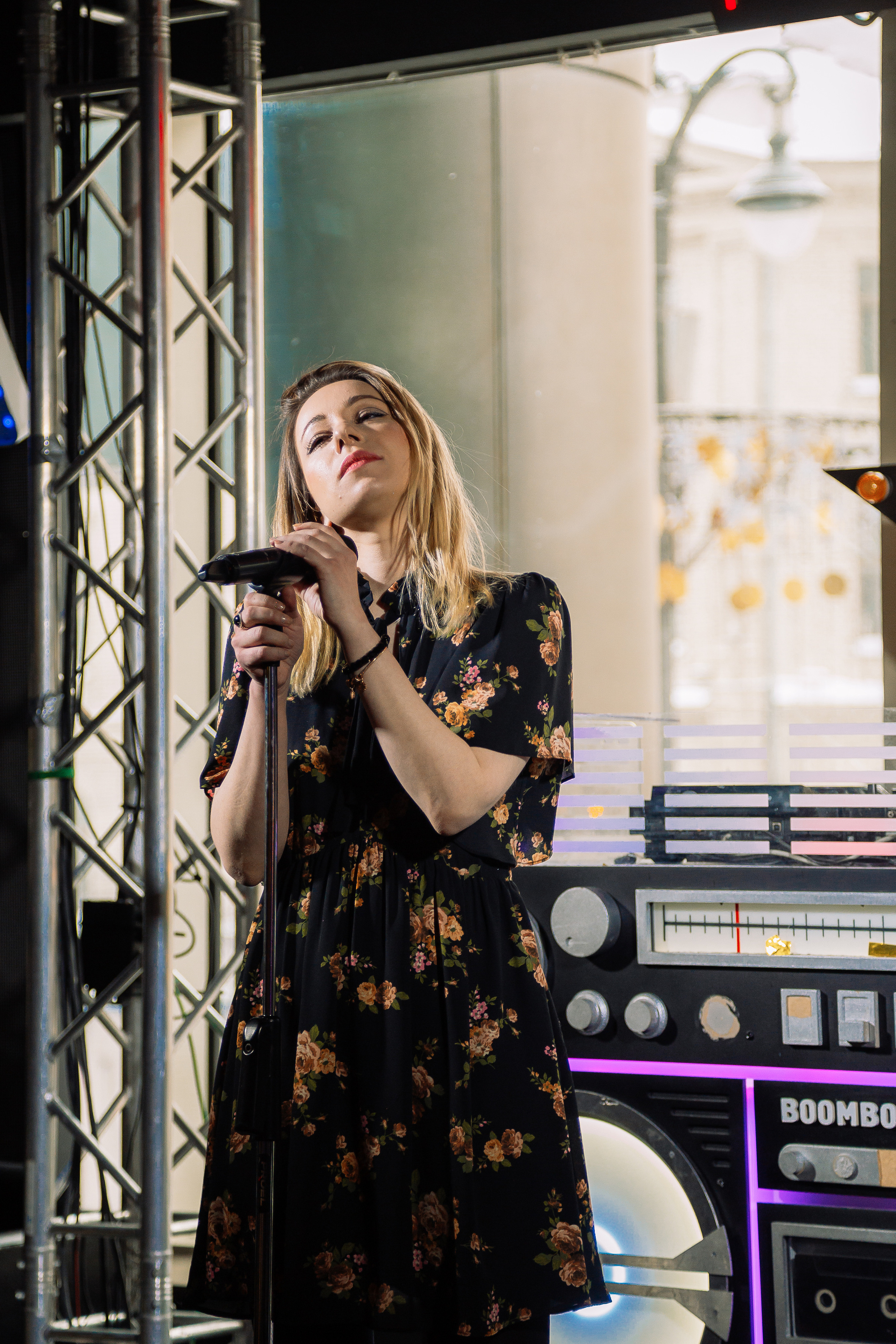 Руки в Верх бар. Свадебный Семейный Репортажный фотограф в Москве