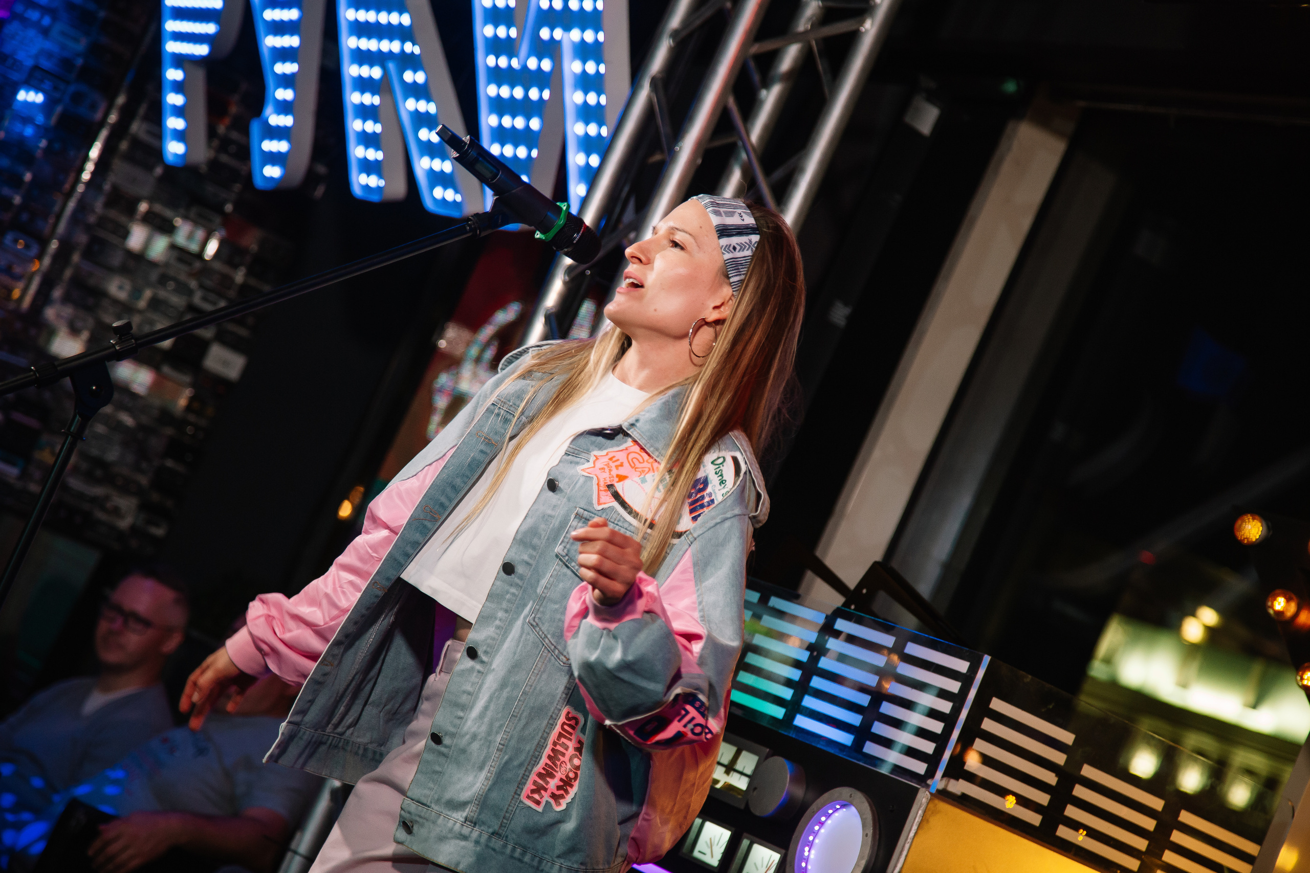 Руки в Верх бар. Свадебный Семейный Репортажный фотограф в Москве