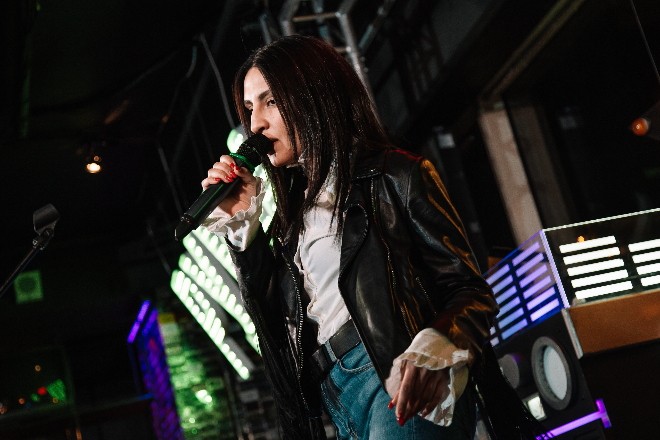 Руки в Верх бар. Свадебный Семейный Репортажный фотограф в Москве