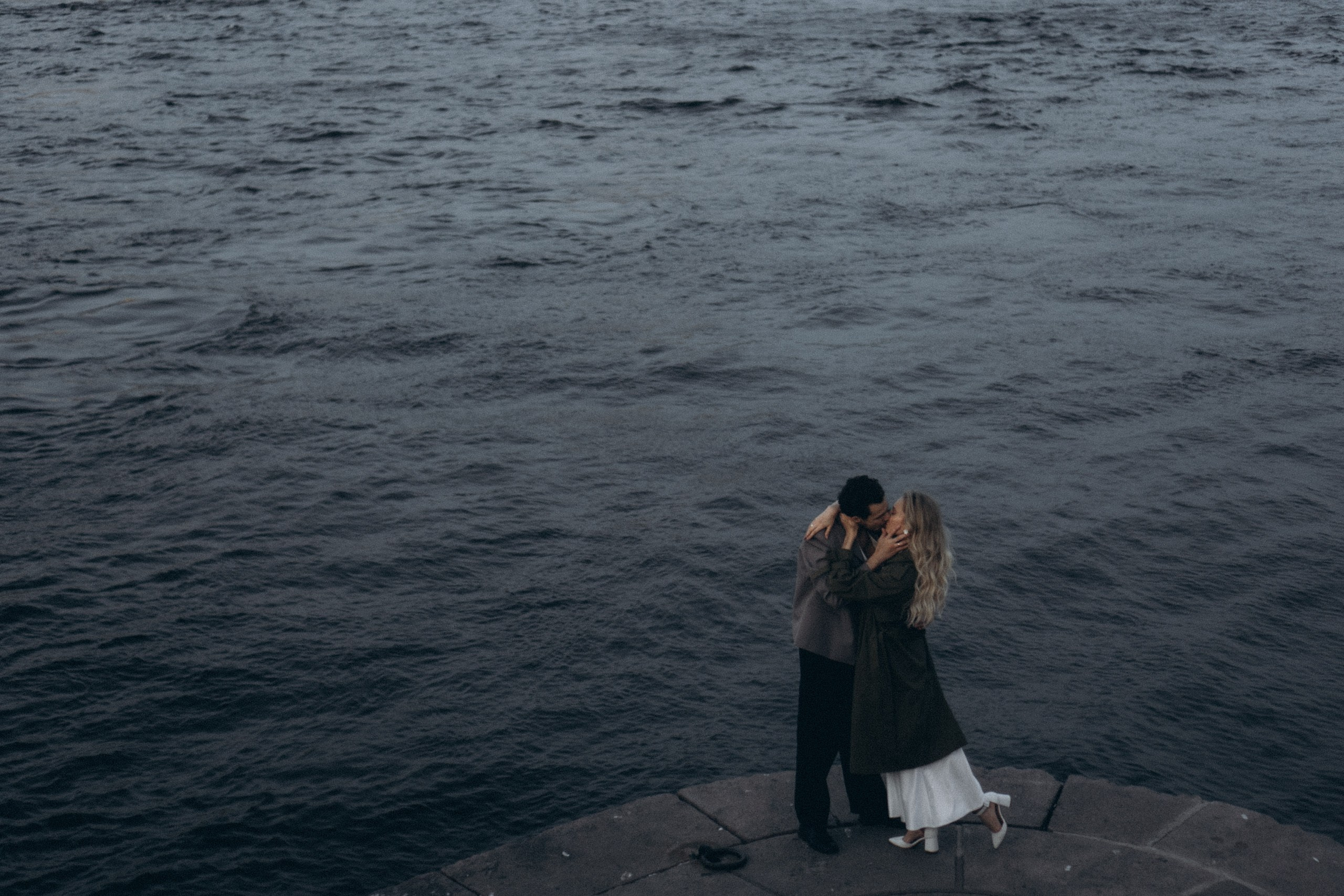 СВАДЕБНАЯ СЬЕМКА ПАРЫ НА РАССВЕТЕ В БЕЛЫЕ НОЧИ И ПРОГУЛКА С РАЗВОДНЫМИ МОСТАМИ И ПИКНИК ВОЗЛЕ ИСАКИЕВСКОГО СОБОРА. Профессиональный фотограф, Санкт-Петербург — Виктория Богомолова