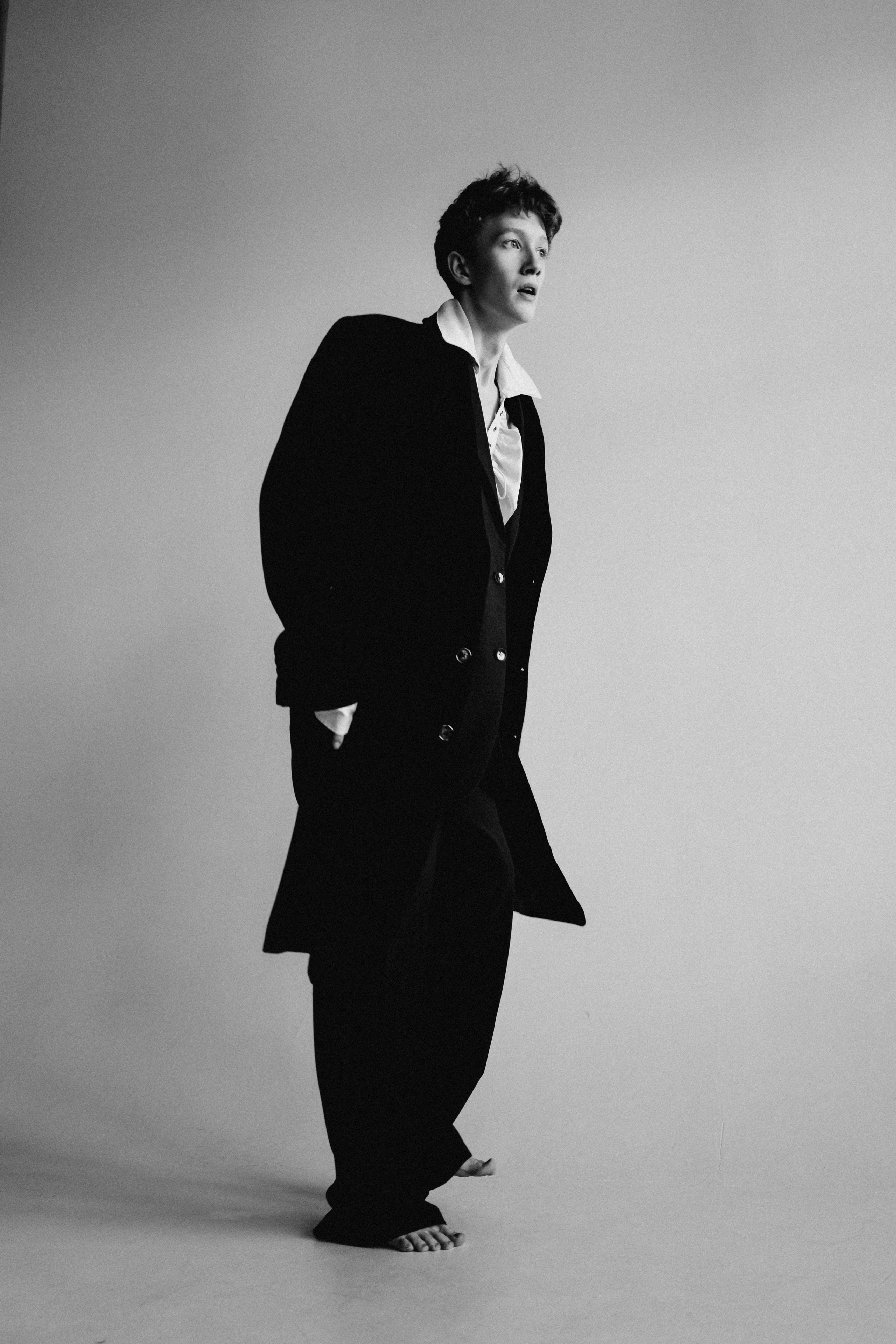 Алексей. I am Diana, a portrait photographer. I take pictures around the world