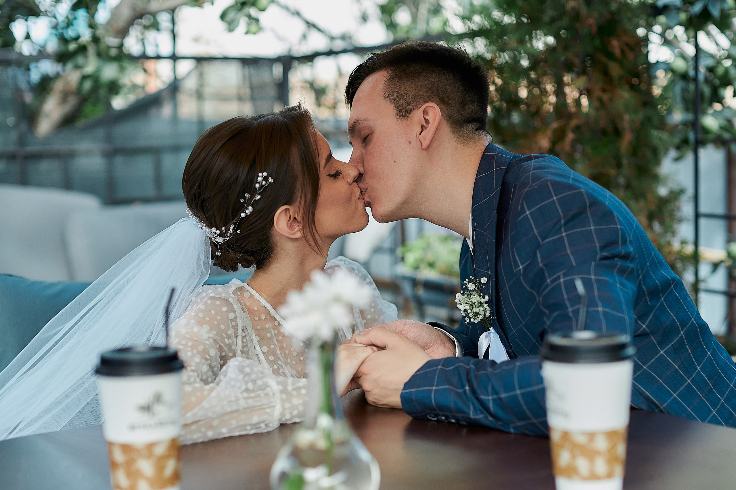 свадебная фотосессия в кафе в Самаре