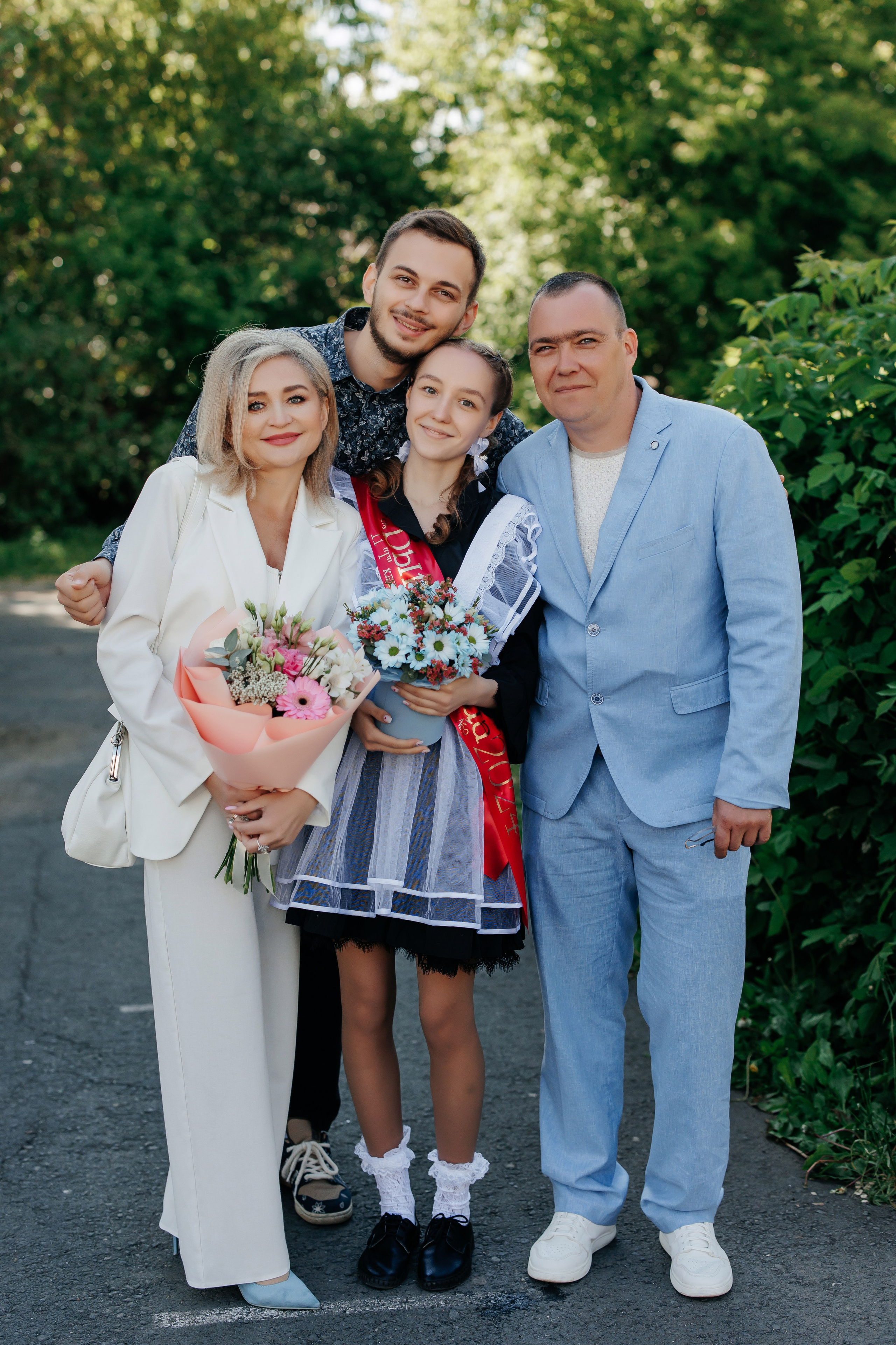 Выпускной альбом для 9-11 классов. Свадебный и семейный фотограф в Оренбурге Ильяна Тукжанова