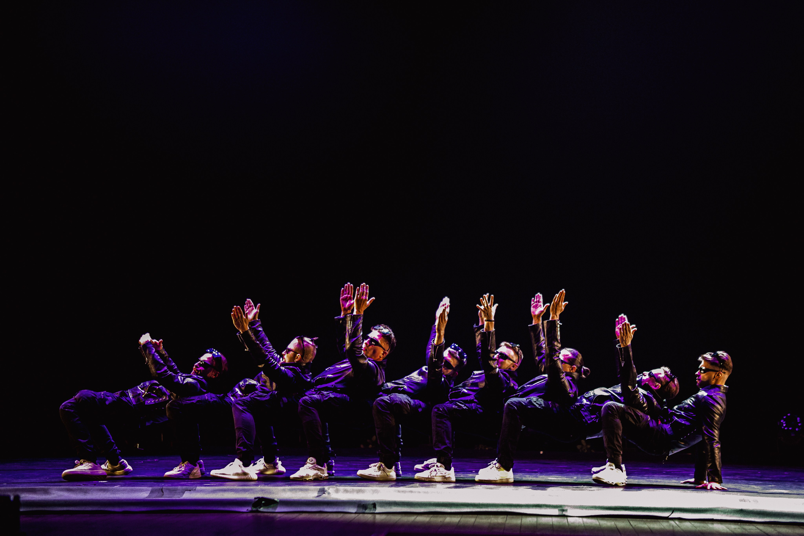 Шоу «Под дождём» 03 / 2025. ФОТОГРАФ ЕКАТЕРИНБУРГ