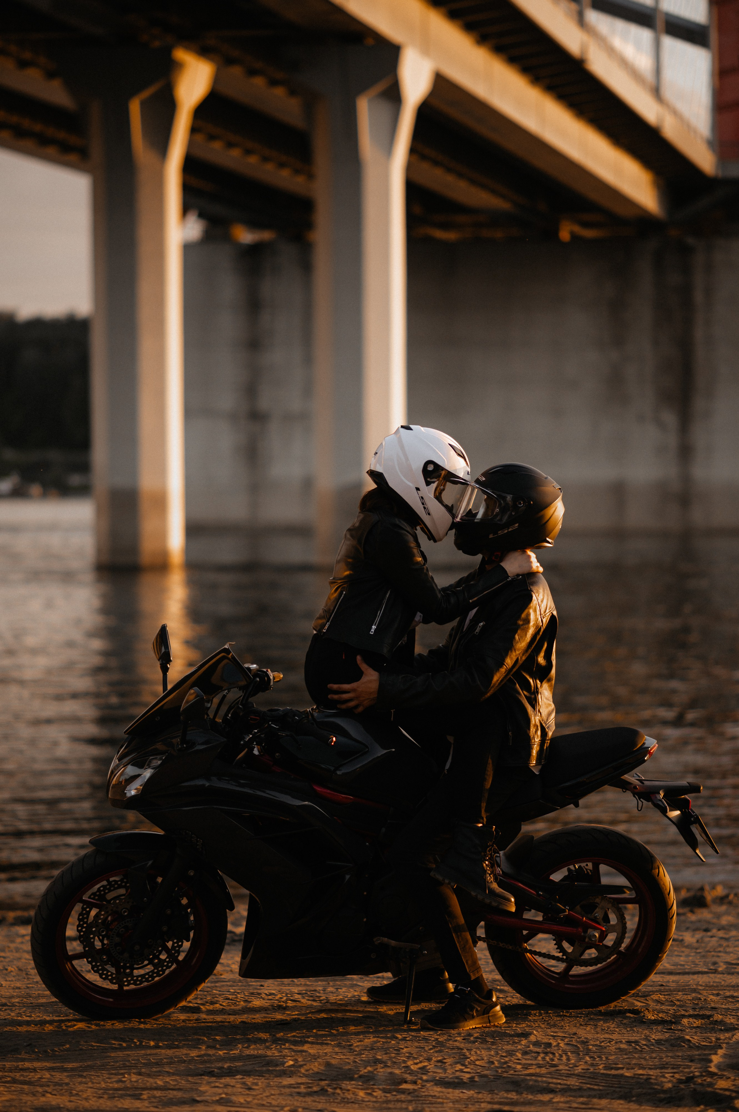 С мотоциклом. Главная