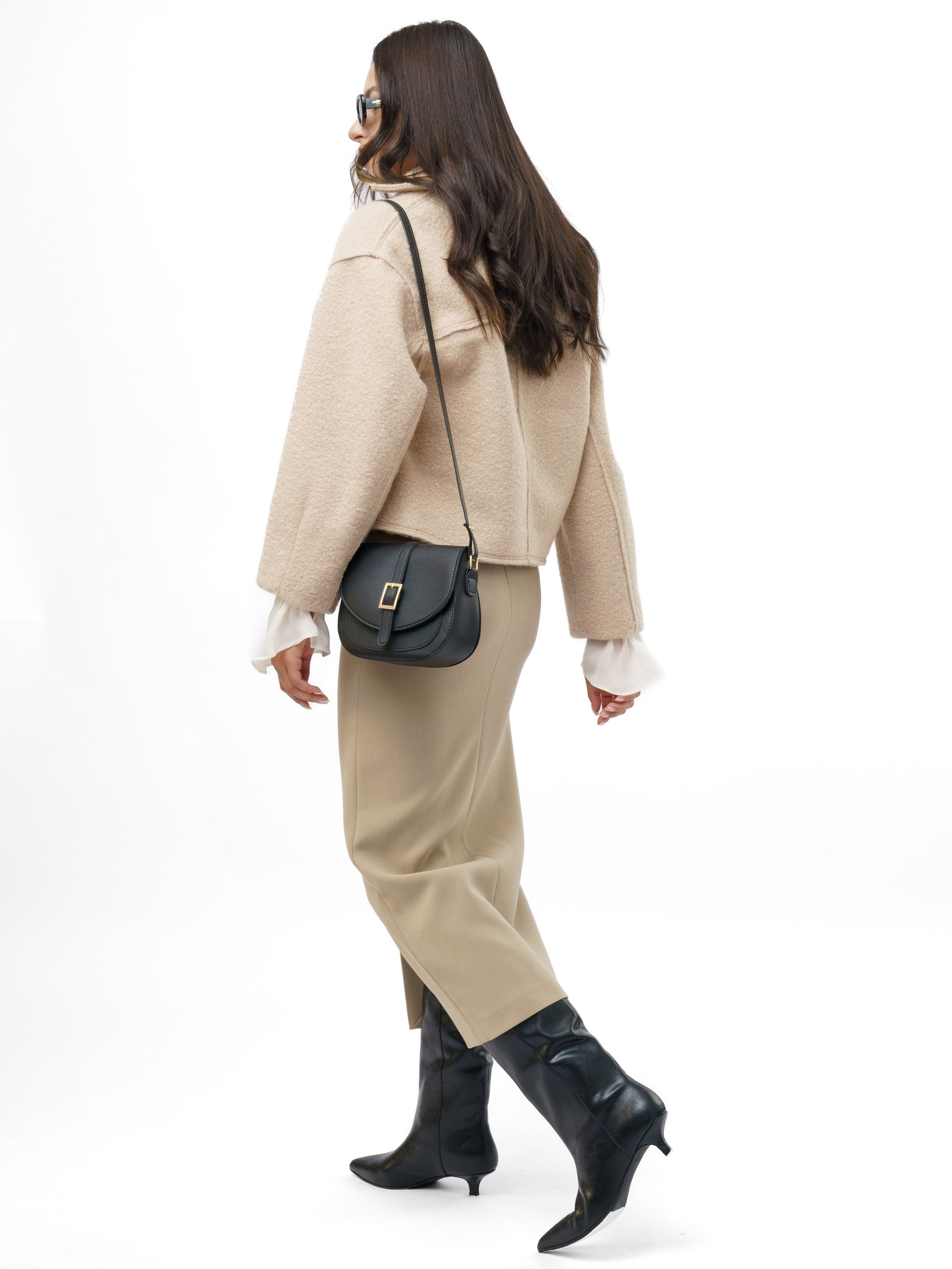 Съемка сумок со стилистом. KED Production — продакшн из СПб. Создаём фото, видео и контент, который помогает брендам и селлерам продавать больше