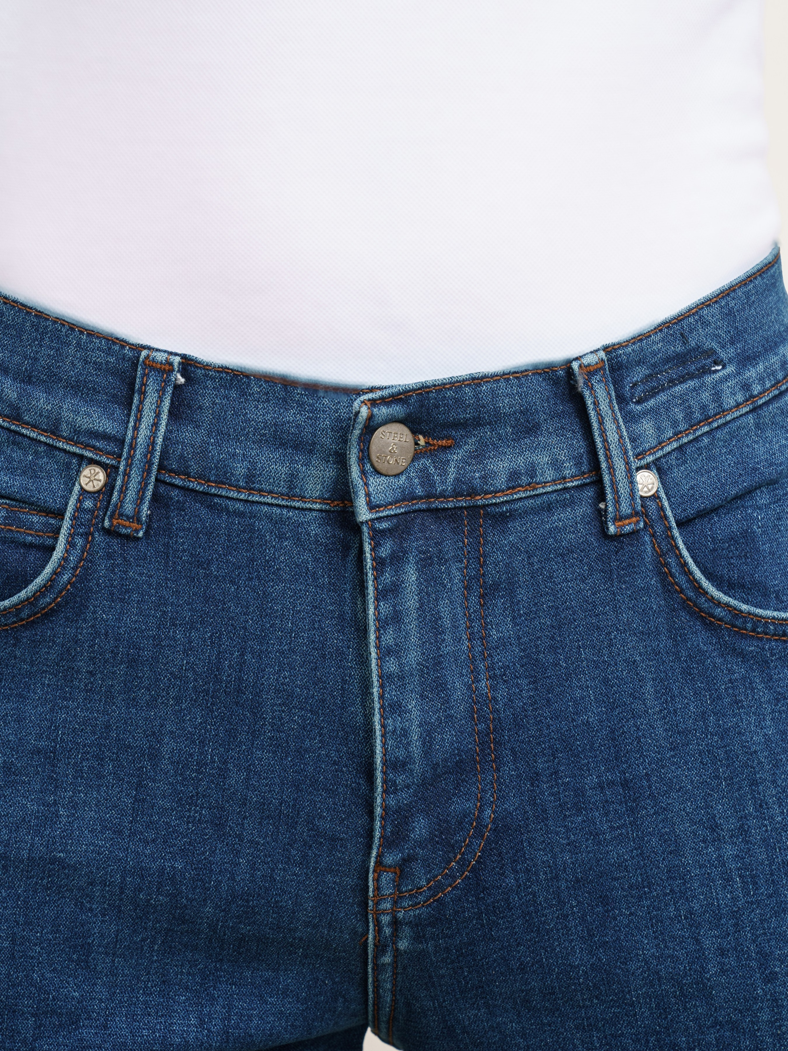 Джинсы, модель Алексей. KED Production — продакшн из СПб. Создаём фото, видео и контент, который помогает брендам и селлерам продавать больше