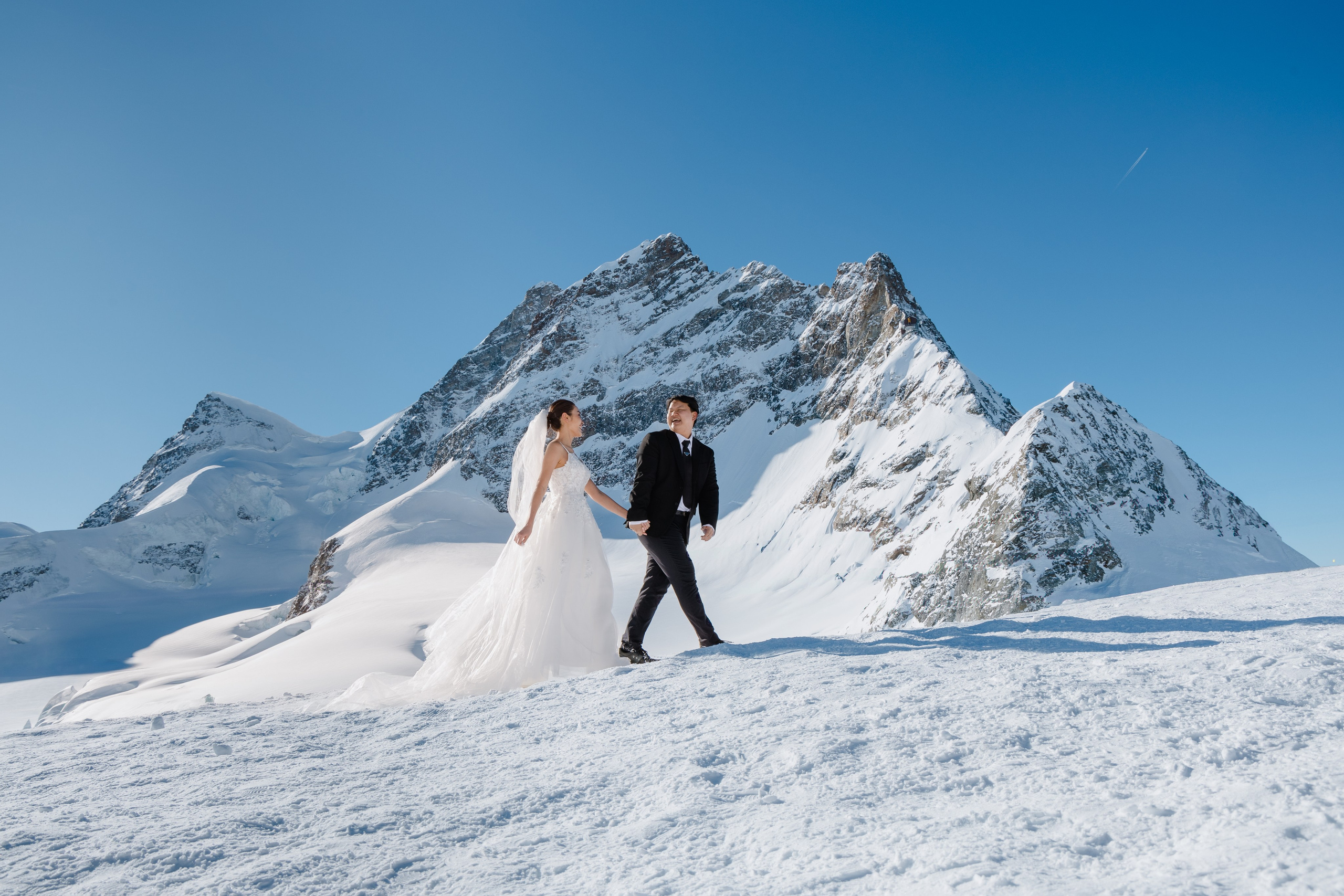 Sugar & V (Jungfraujoch). Photographer in Interlaken area