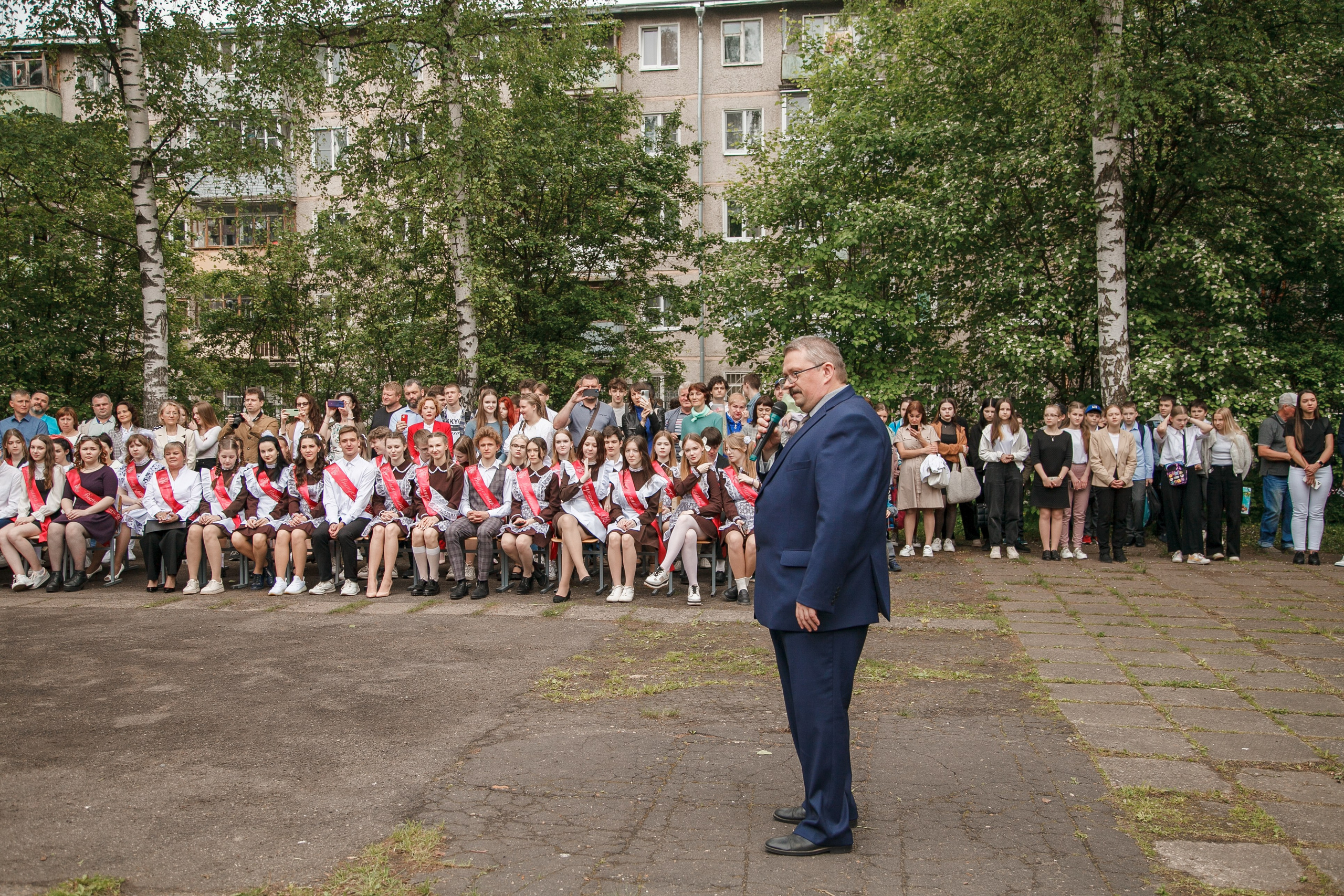 Последний звонок. Ирина Коновалова школьный фотограф. Выпускные альбомы Ярославль