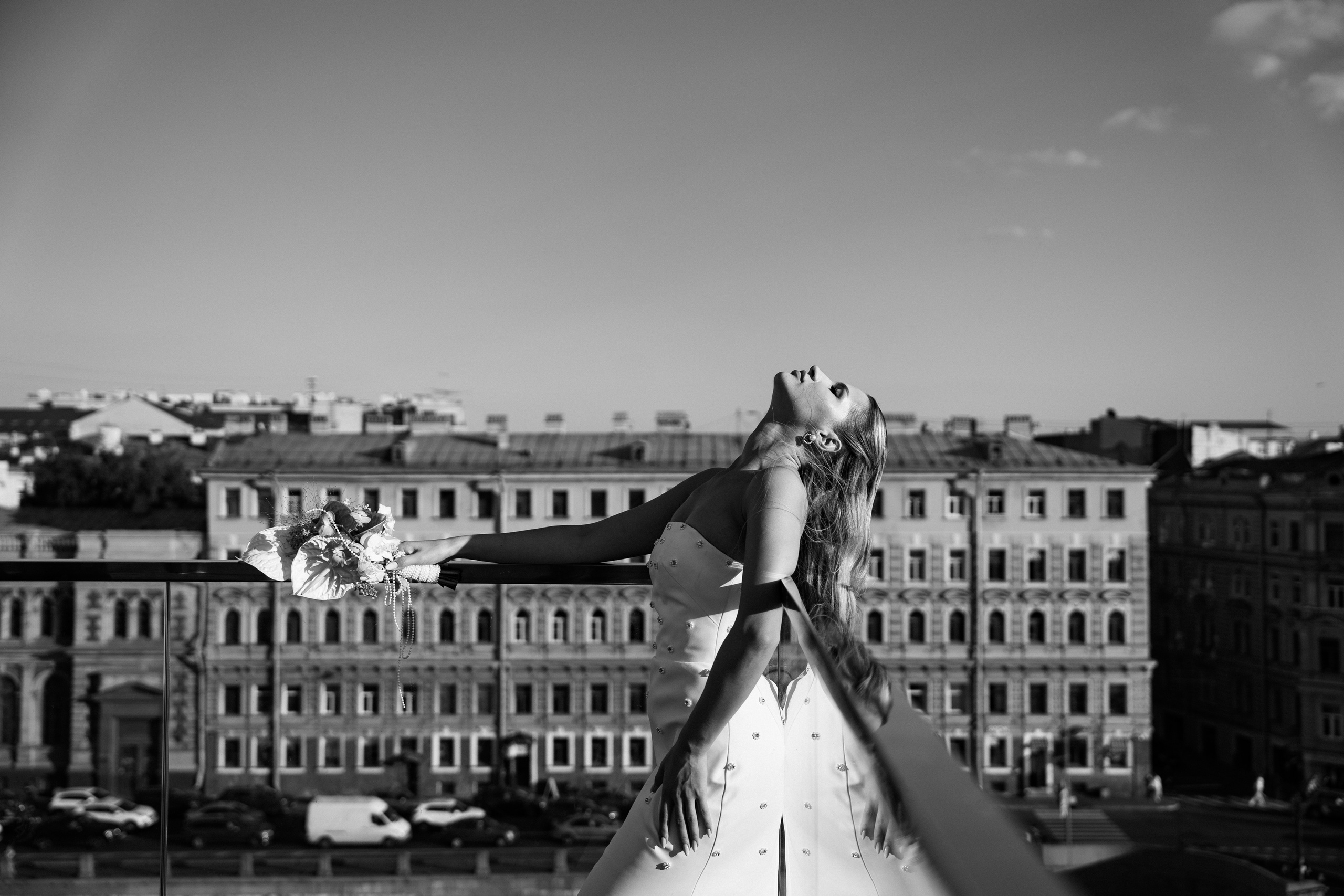 Виктория & Роман. Камерная городская свадьба в видовом ресторане в стиле современная классика. Свадебный фотограф организатор в Санкт-Петербурге Ассоль Опарина