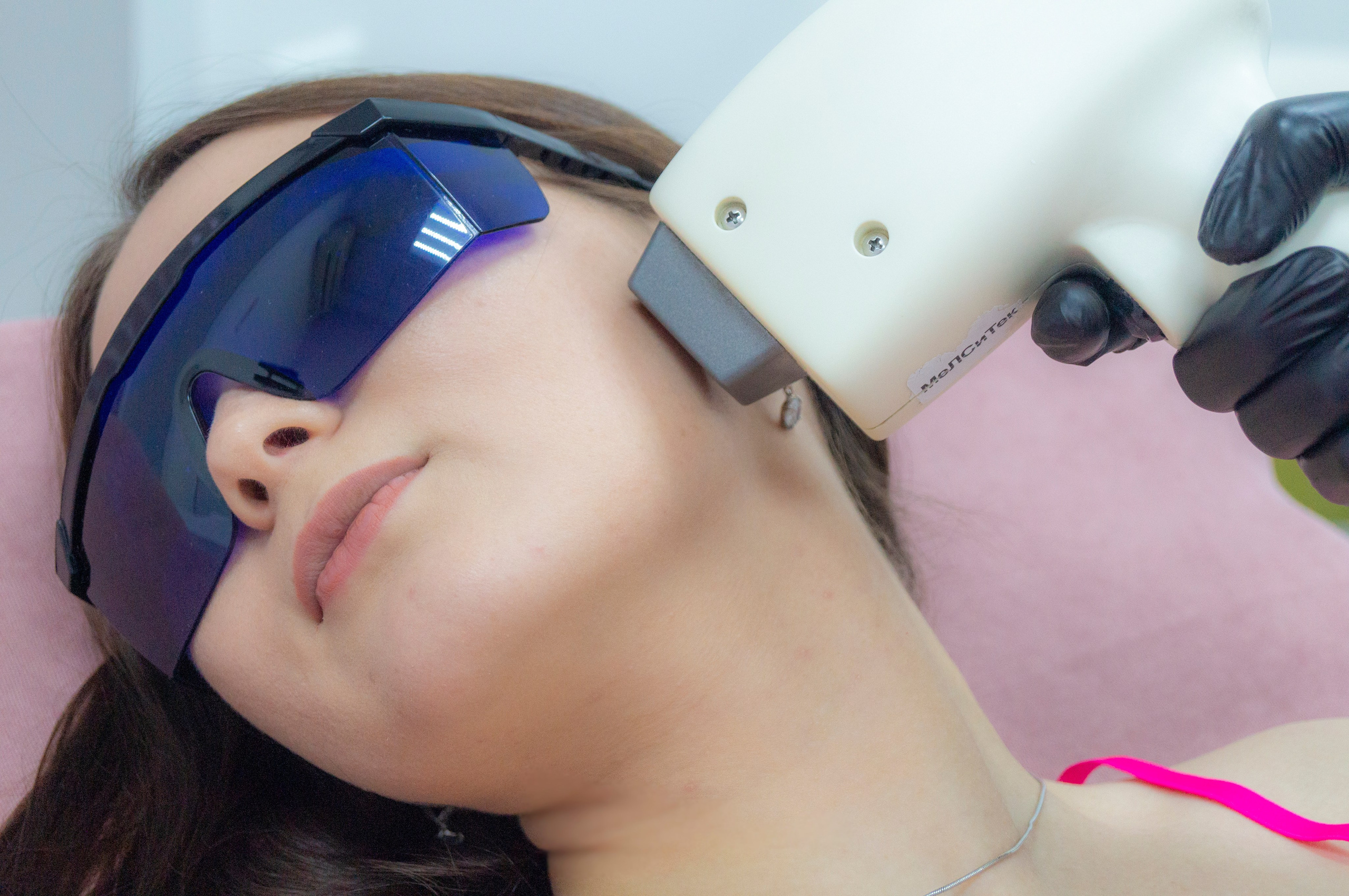 Съёмка в центре лазерной эпиляции. Интерьерный и портретный фотограф в Екатеринбурге Андрей Калинин