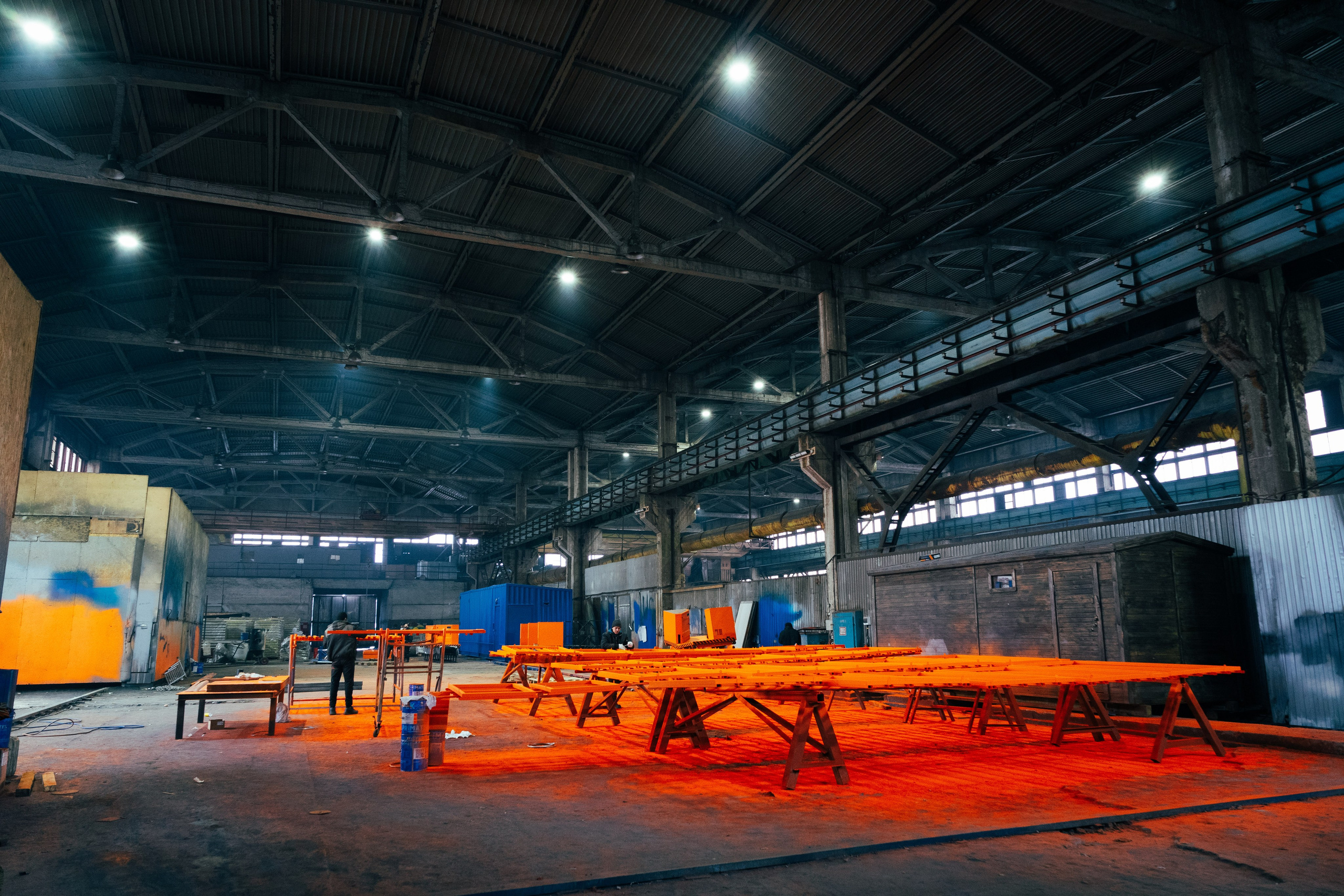 Рабочие цеха компании ПВК. Коммерческий Фотограф Виктор Фоменых