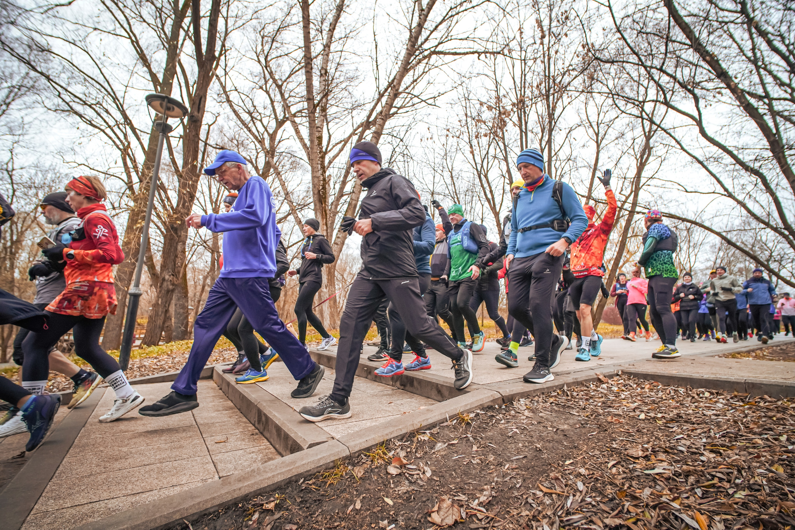 #марафонудома #яuzarun 2024 2-я петля, группа 6:30. Роман Капилюшов. Бег. Фото. Видео. г. Люберцы