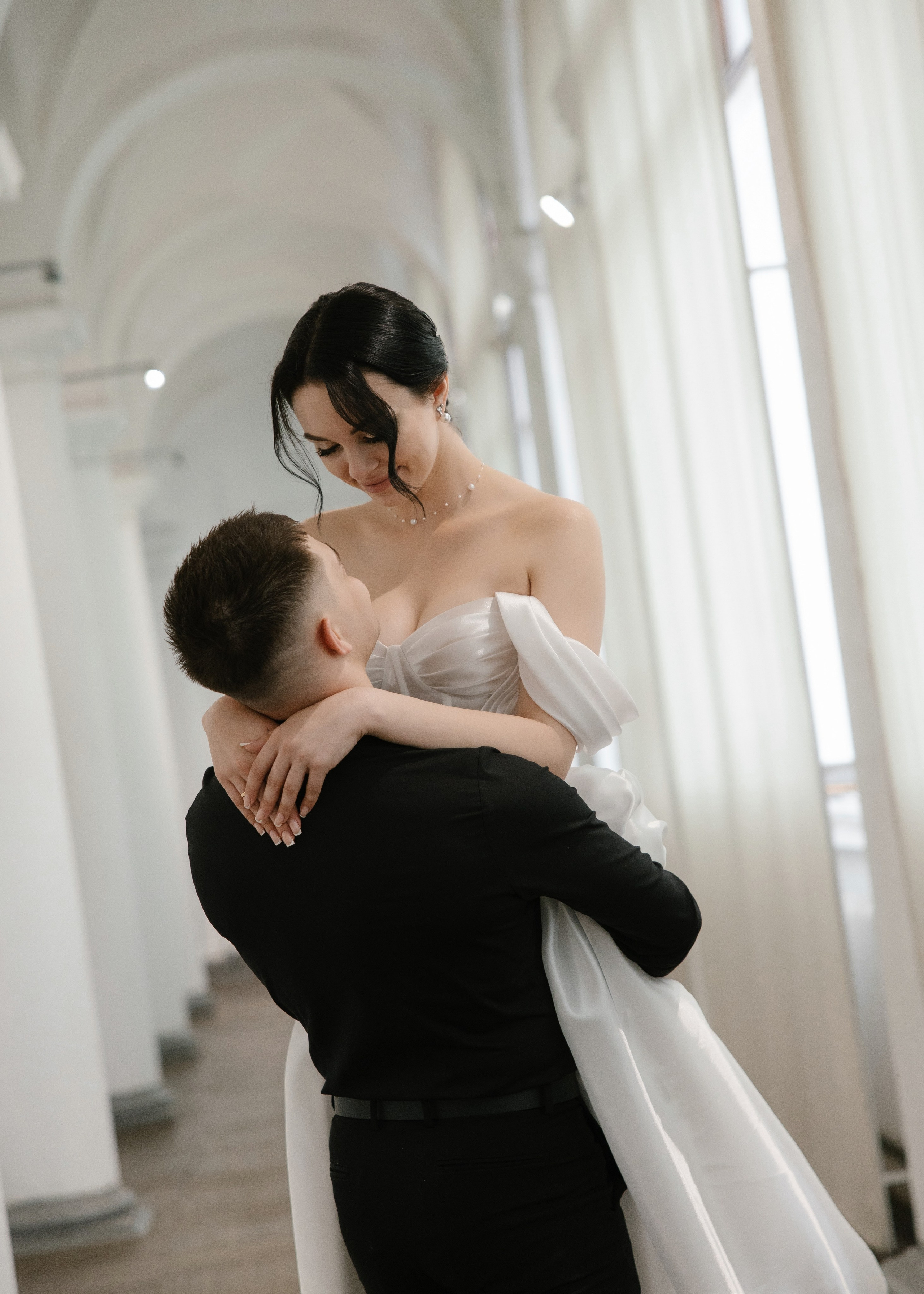 Дарина и Данил в музее изобразительных искусств. Свадебный фотограф в Калининграде Ольга Пасечник